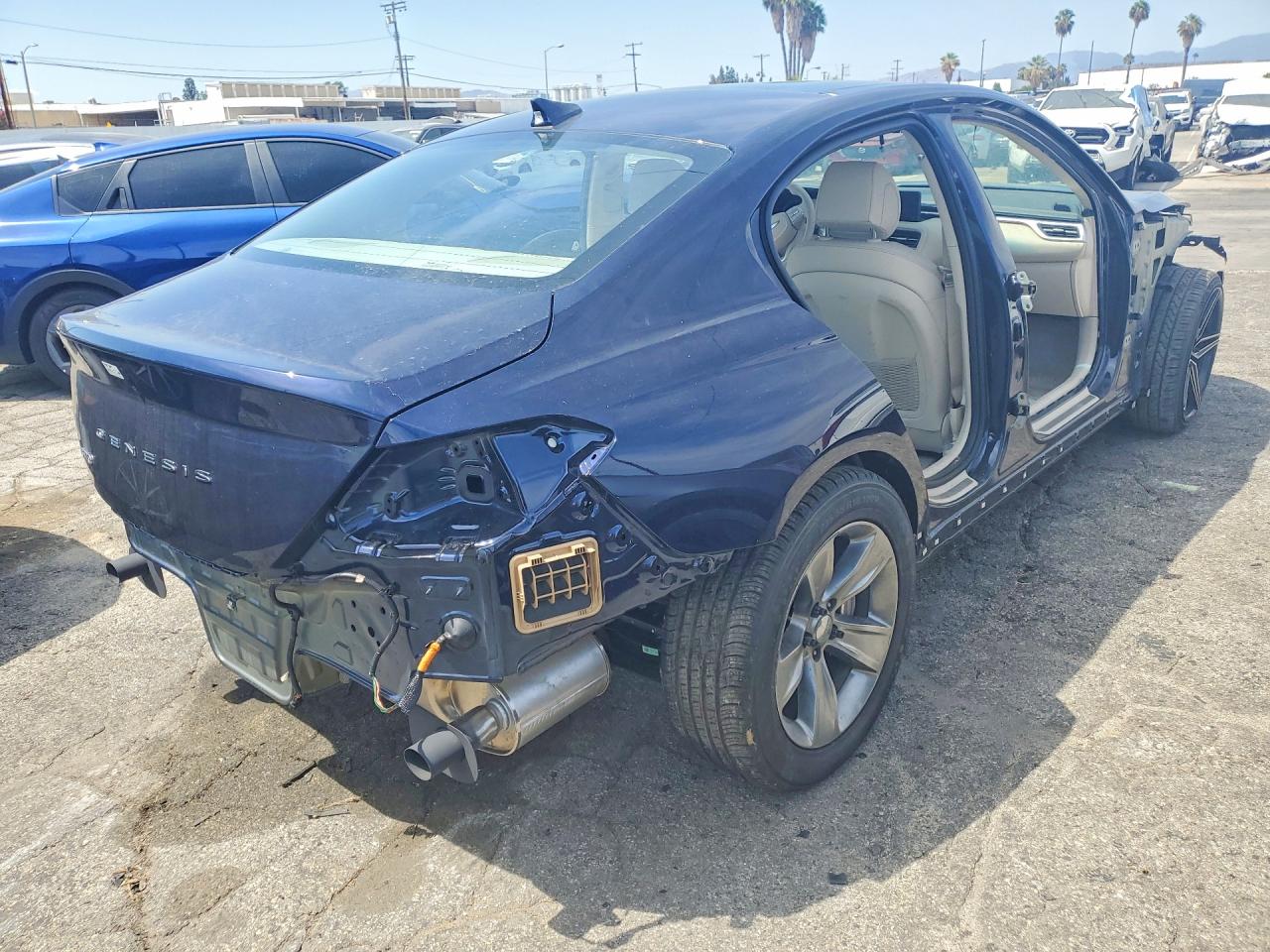 2026 Genesis G70 Prestige Синий vin: KMTG24SC0TU163642
