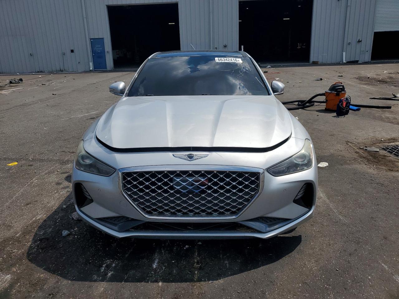 2019 Genesis G70 Elite Silver vin: KMTG34LA2KU027232