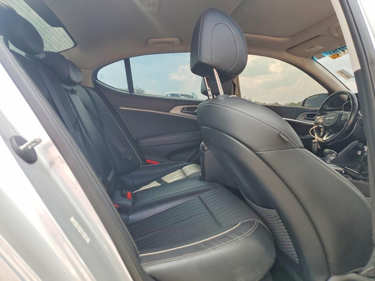 2019 Genesis G70 Elite Silver vin: KMTG34LA2KU027232