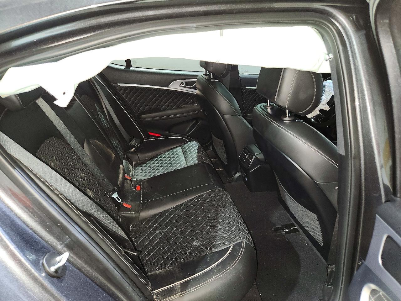 2021 Genesis G70 3.3t Charcoal vin: KMTG34LE7MU074472