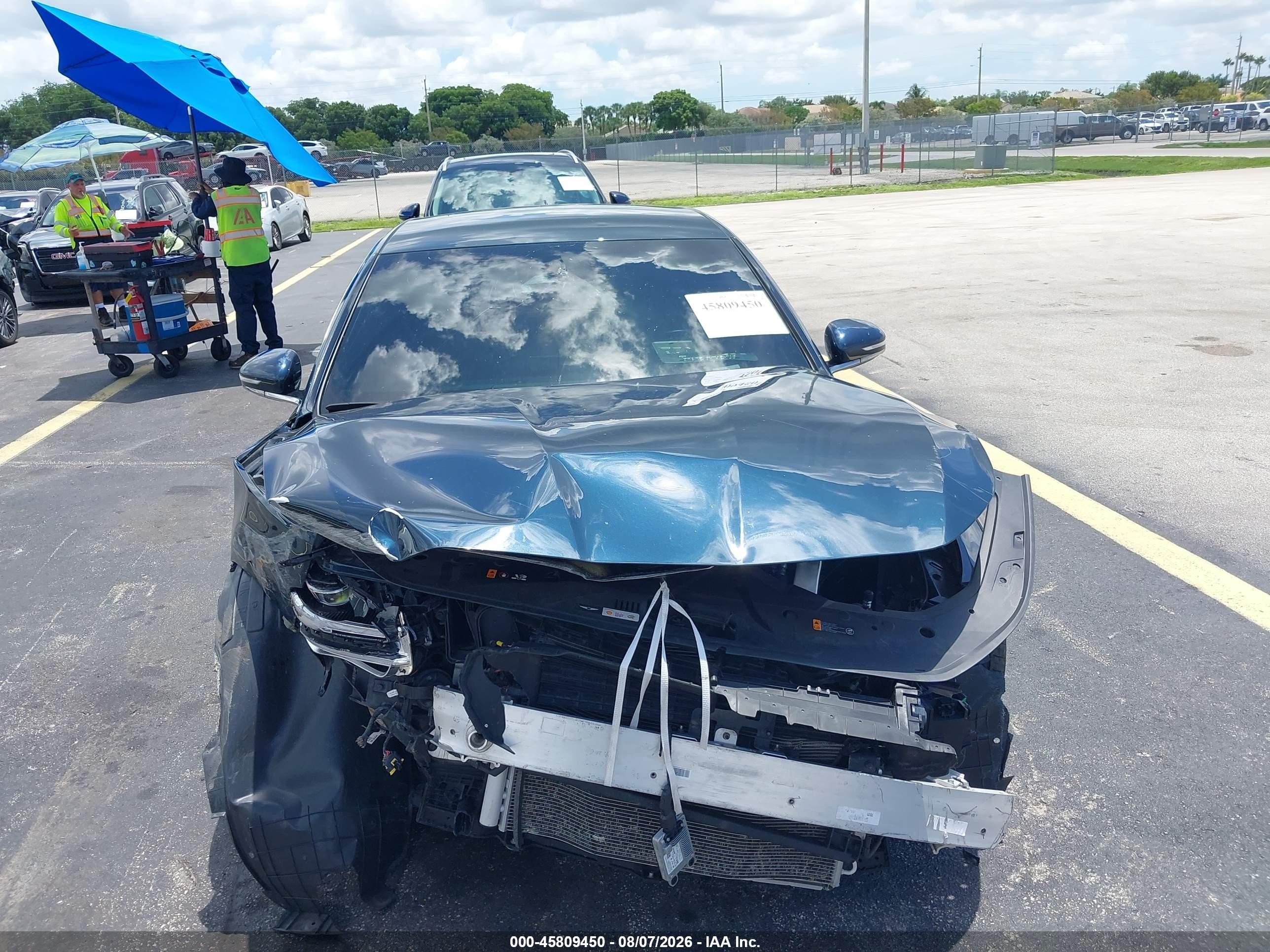 2025 Genesis G70 2.5t Rwd Light Blue vin: KMTG34SC2SU150581
