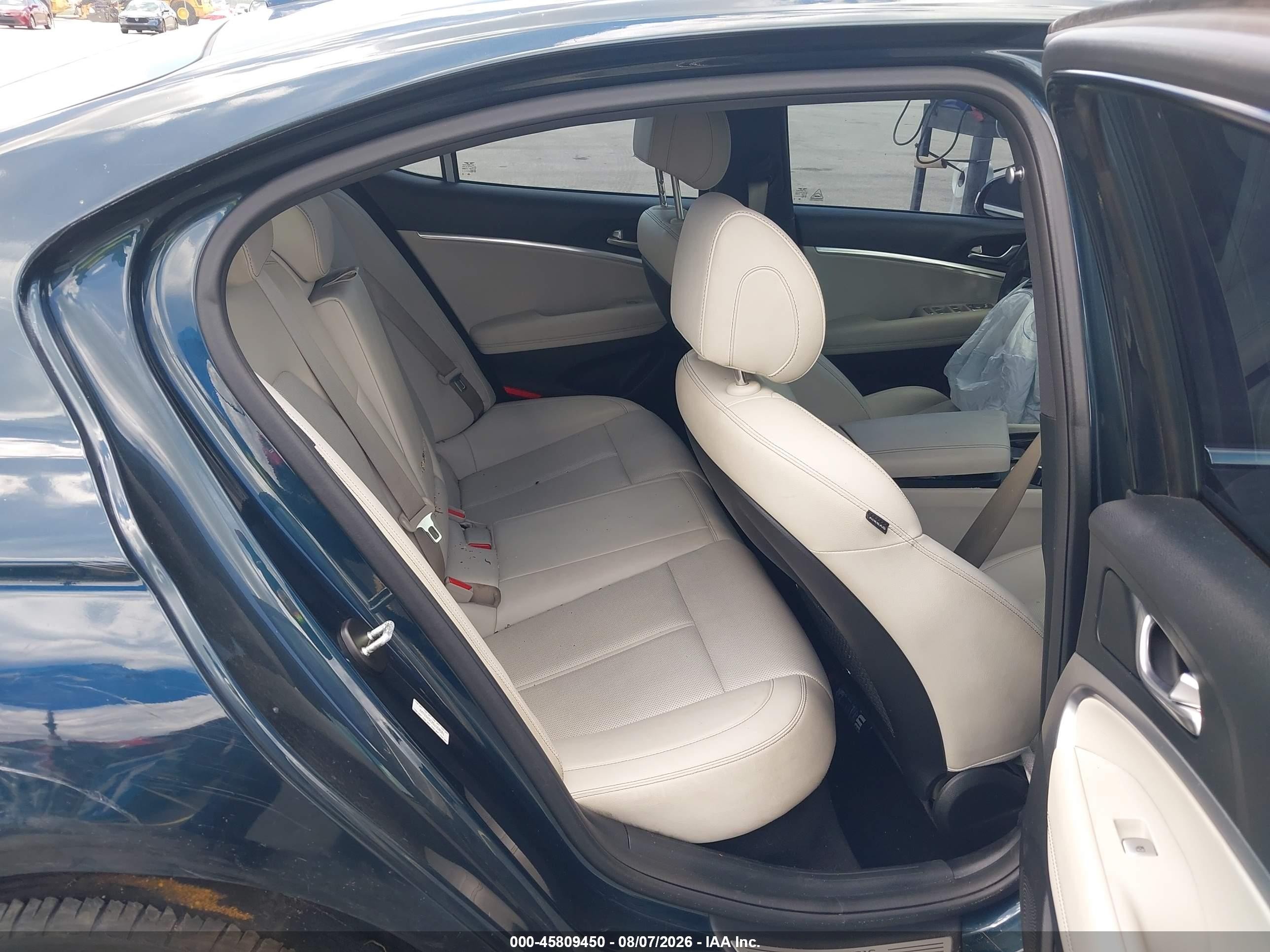 2025 Genesis G70 2.5t Rwd Light Blue vin: KMTG34SC2SU150581