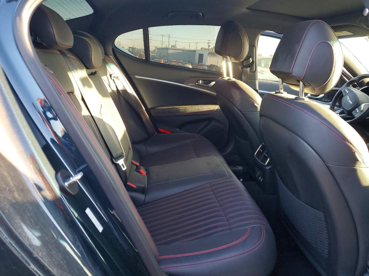 2025 Genesis G70 Base Blue vin: KMTG34SC4SU148637
