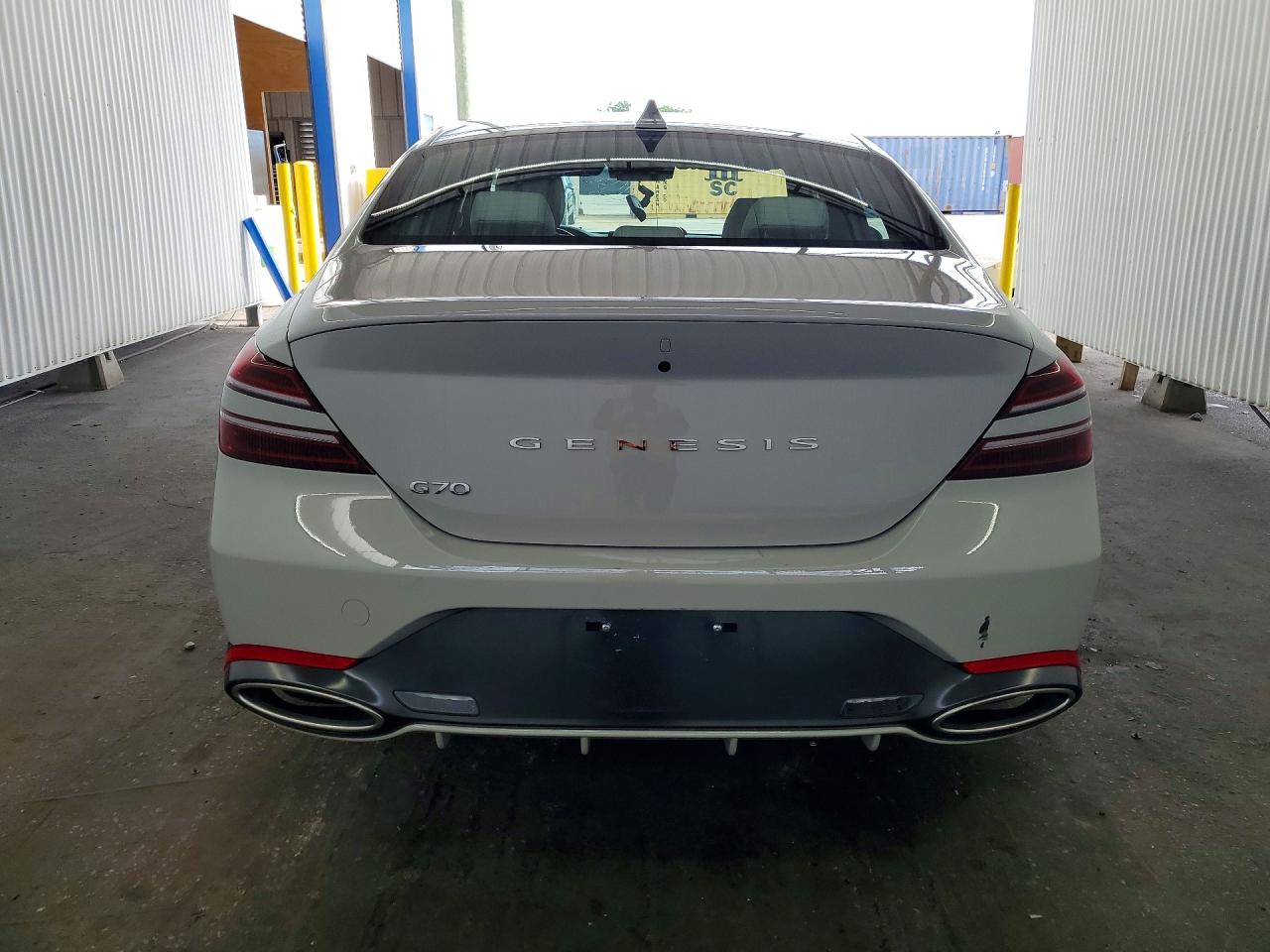 2025 Genesis G70 2.5t Standard Silver vin: KMTG34SC8SU155686
