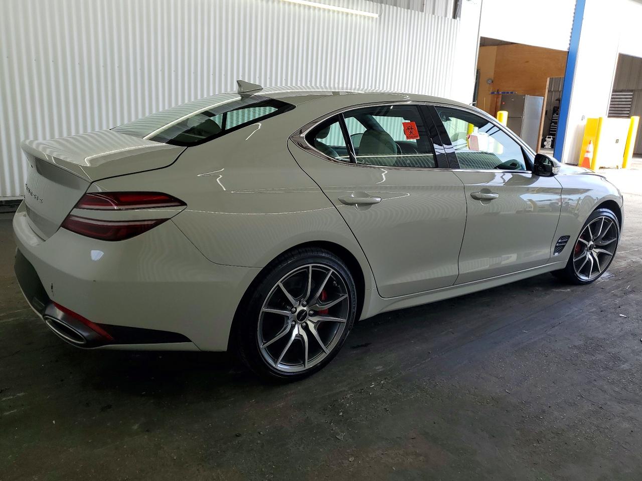 2025 Genesis G70 2.5t Standard Silver vin: KMTG34SC8SU155686