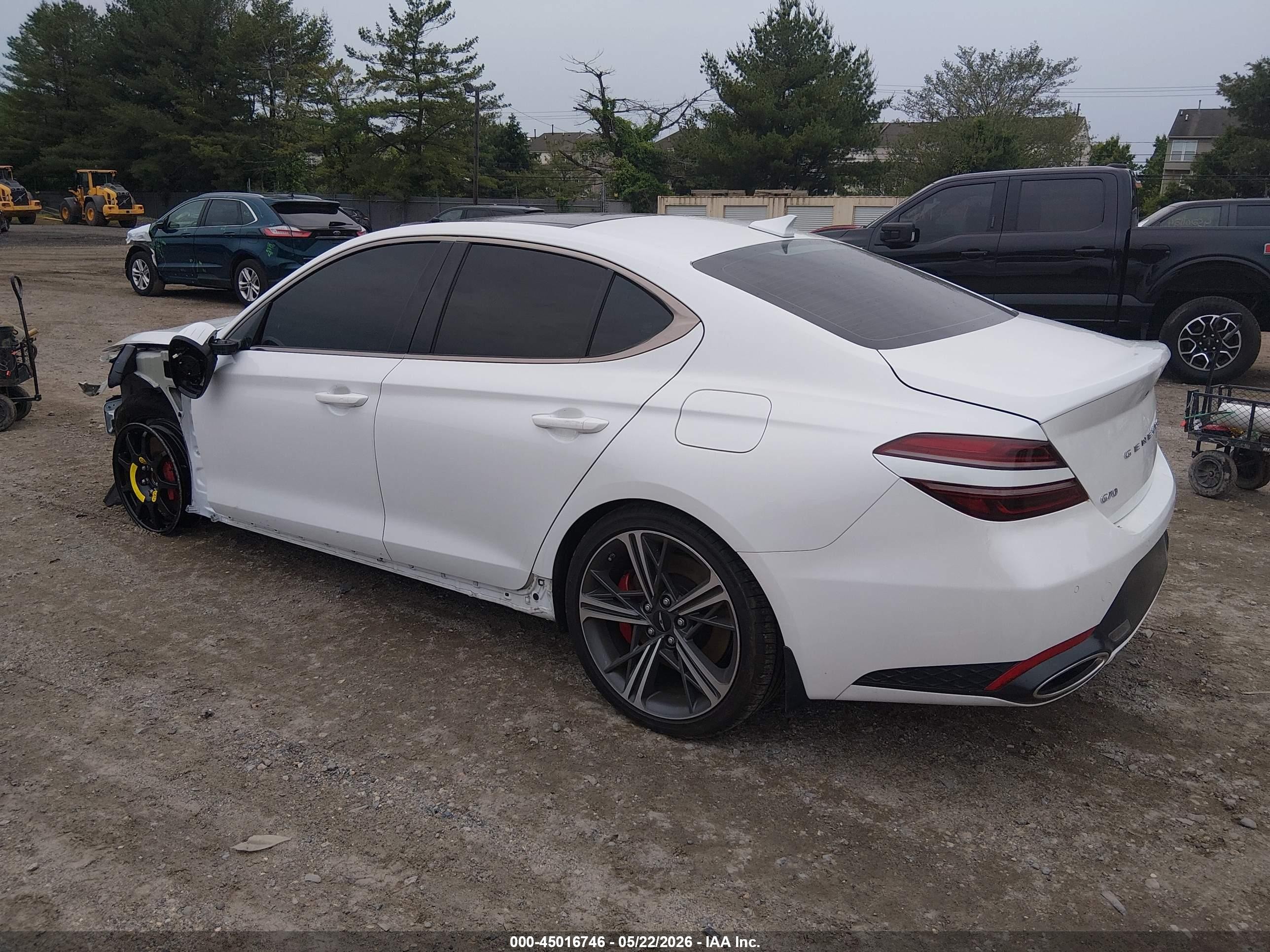 2024 Genesis G70 2.5t Rwd White vin: KMTG34SCXRU136387