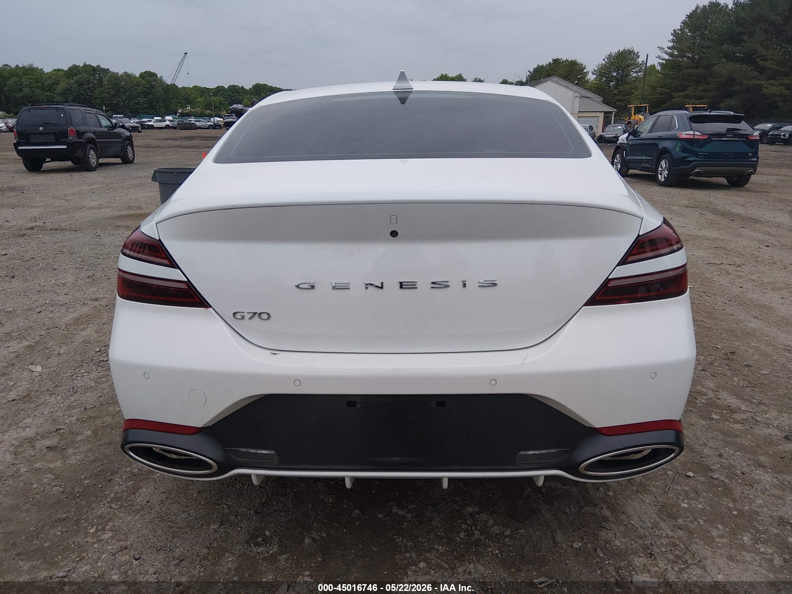 2024 Genesis G70 2.5t Rwd White vin: KMTG34SCXRU136387