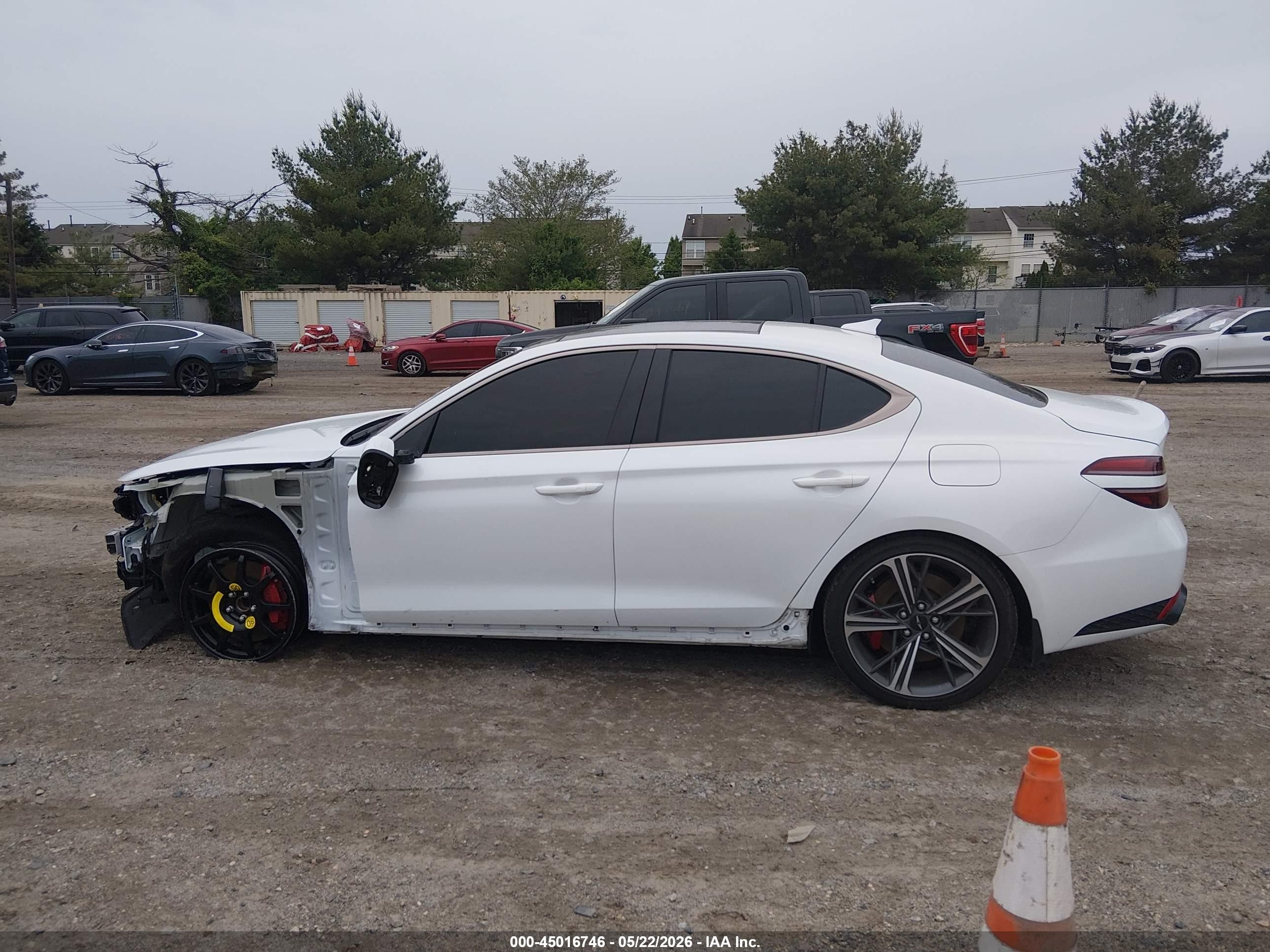 2024 Genesis G70 2.5t Rwd White vin: KMTG34SCXRU136387