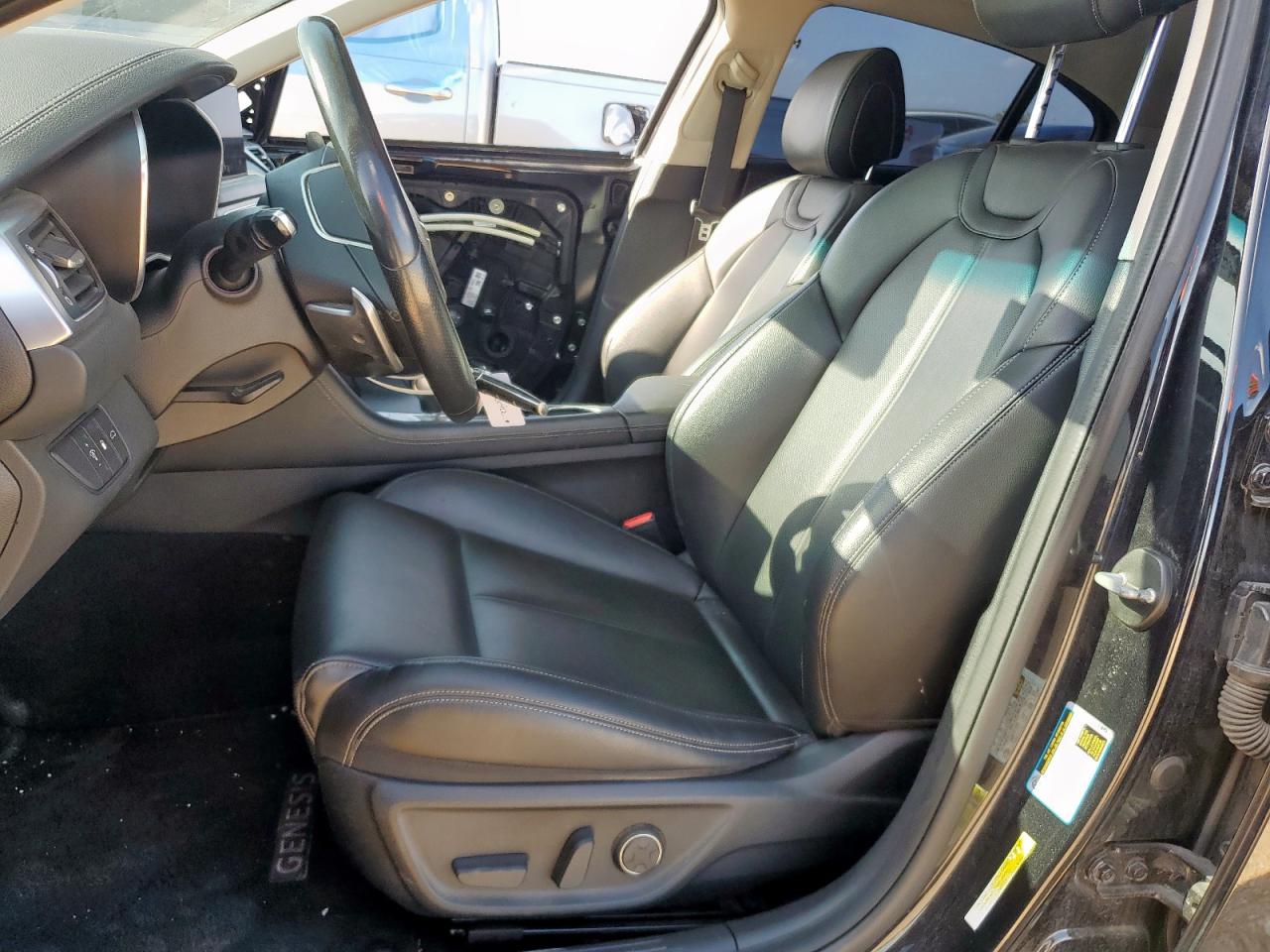 2022 Genesis G70 Base Black vin: KMTG34TA7NU092954