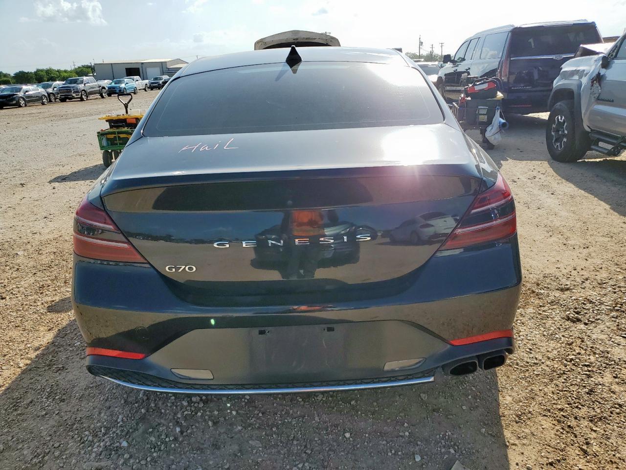 2022 Genesis G70 Base Black vin: KMTG34TA7NU092954