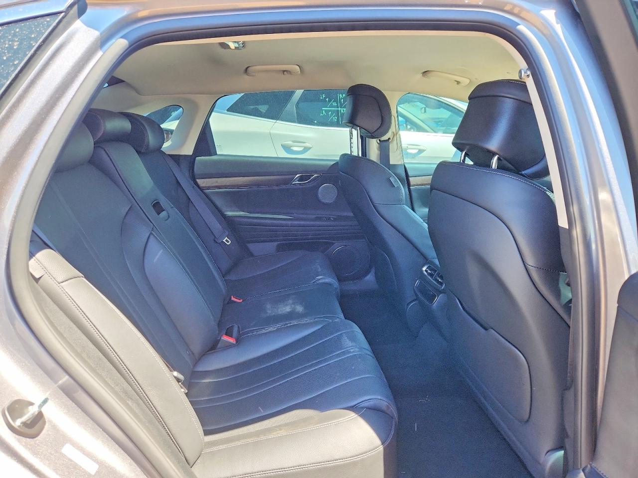 2024 Genesis Electrified G80 Advanced Silver vin: KMTGE4S17RU008486