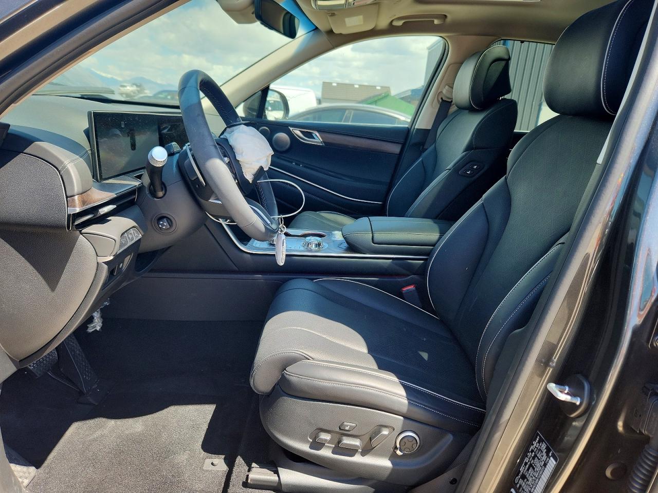 2026 Genesis Gv80 Prestige Gray vin: KMUHCESB6TU299333
