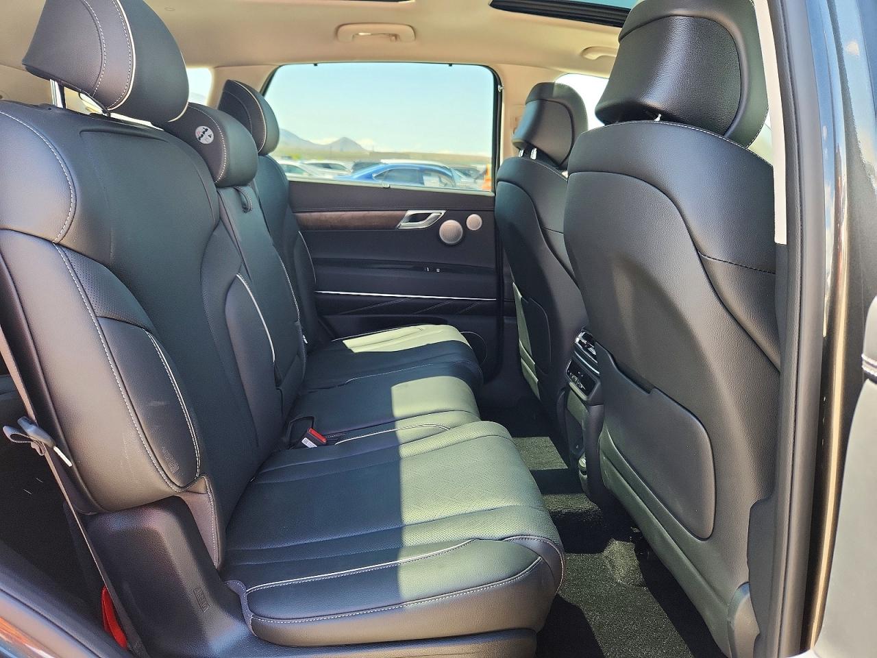 2026 Genesis Gv80 Prestige Gray vin: KMUHCESB6TU299333