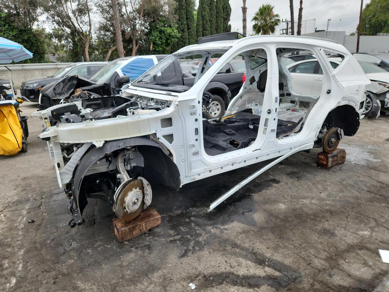 2025 Genesis Gv80 Prestige White vin: KMUHCESBXSU253082 Damage: Windshield, Missing, Replacement Required