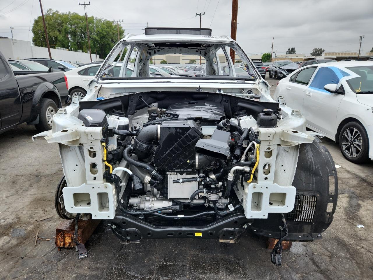 2025 Genesis Gv80 Prestige White vin: KMUHCESBXSU253082 Damage: Front Bumper Reinforcement, Broken, Replacement Required