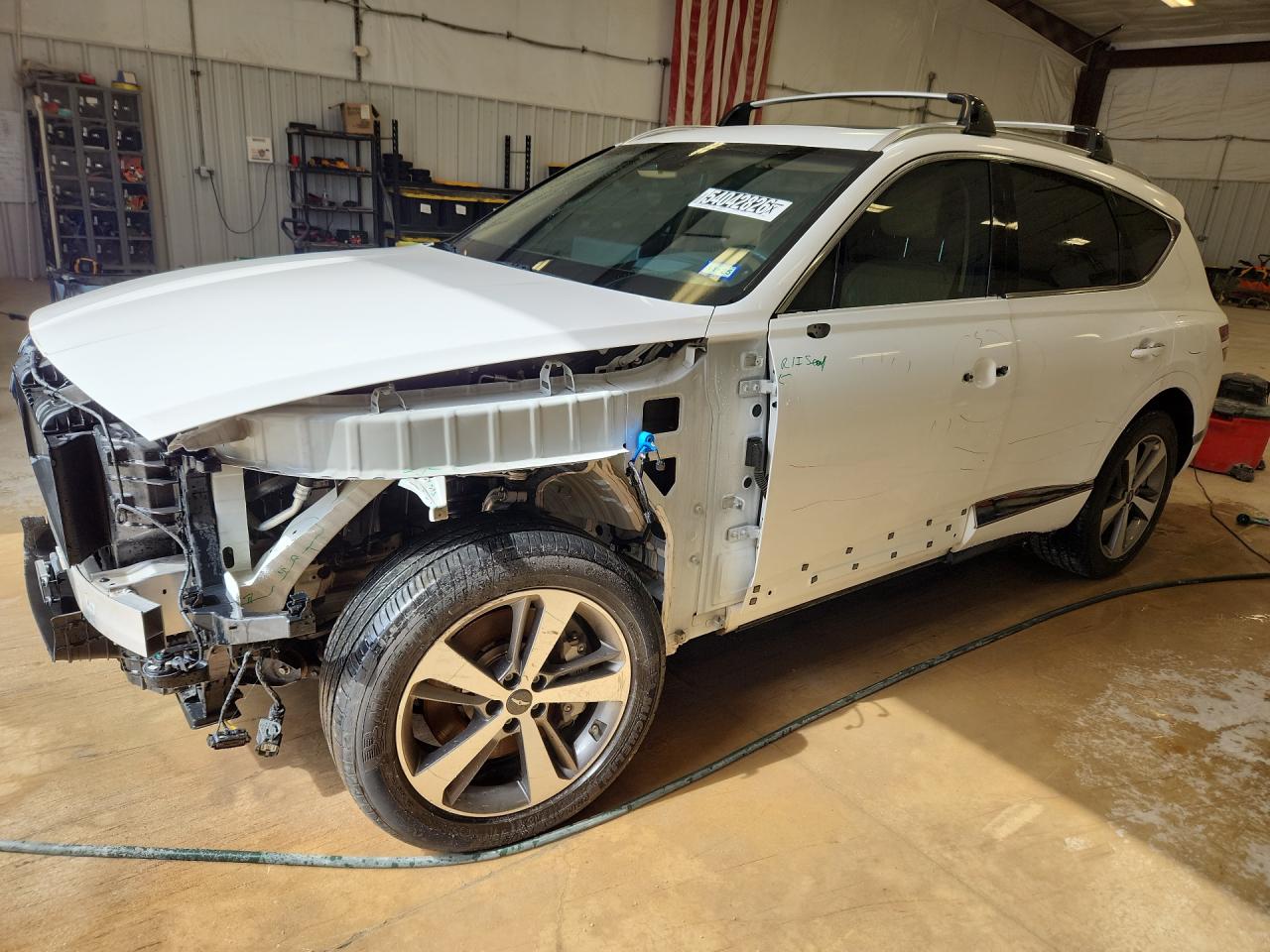2024 Genesis Gv80 3.5t White vin: KMUHCESC2RU177960 Damage: Front Bumper Molding, Broken, Replacement Required