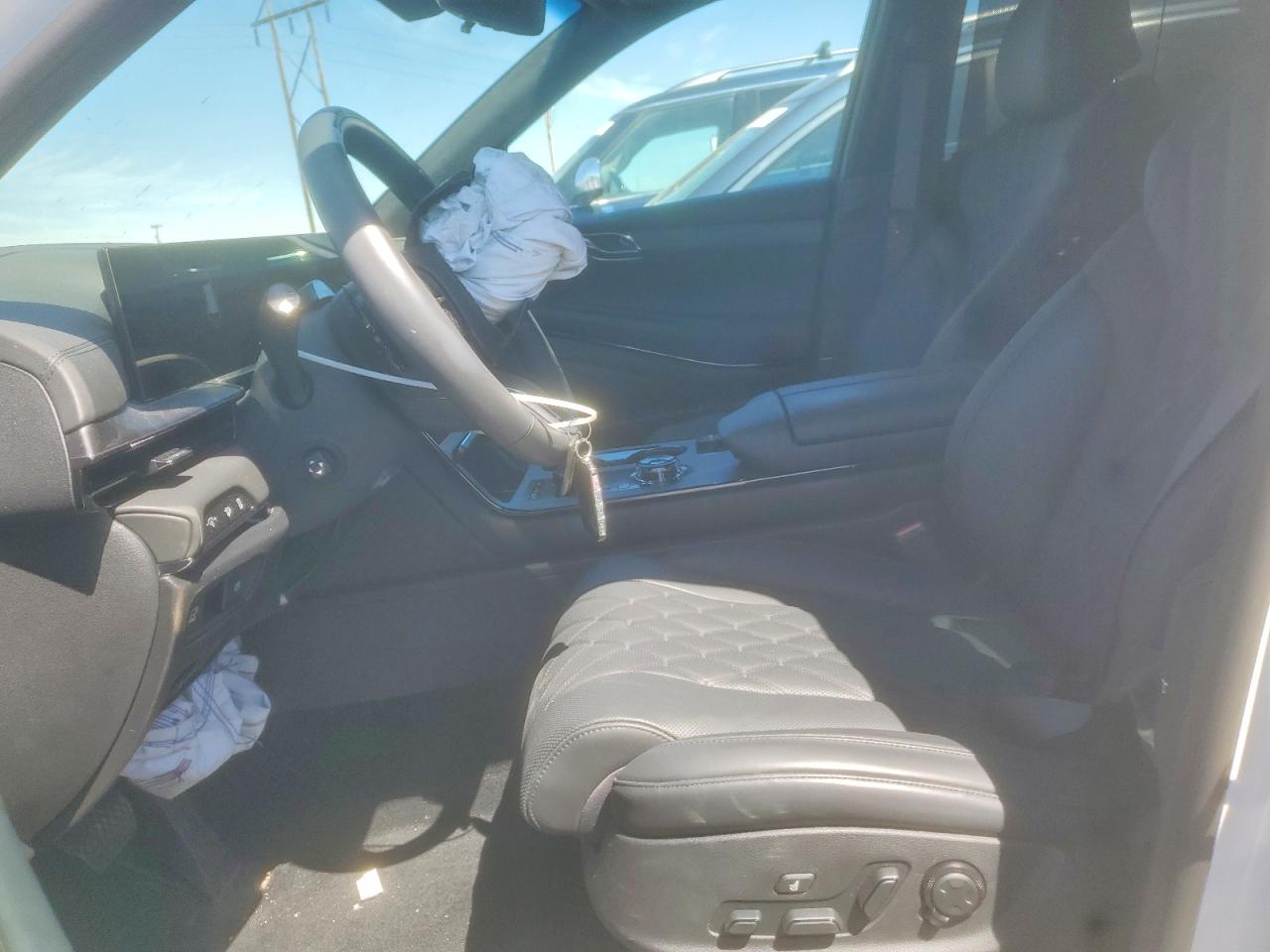 2026 Genesis Gv80 Prestige Black White vin: KMUHCESCXTU298436