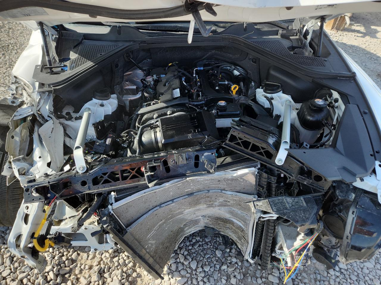 2026 Genesis Gv80 Base White vin: KMUHFESB2TU323635 Damage: Hood, Severe Damage, Replacement Required