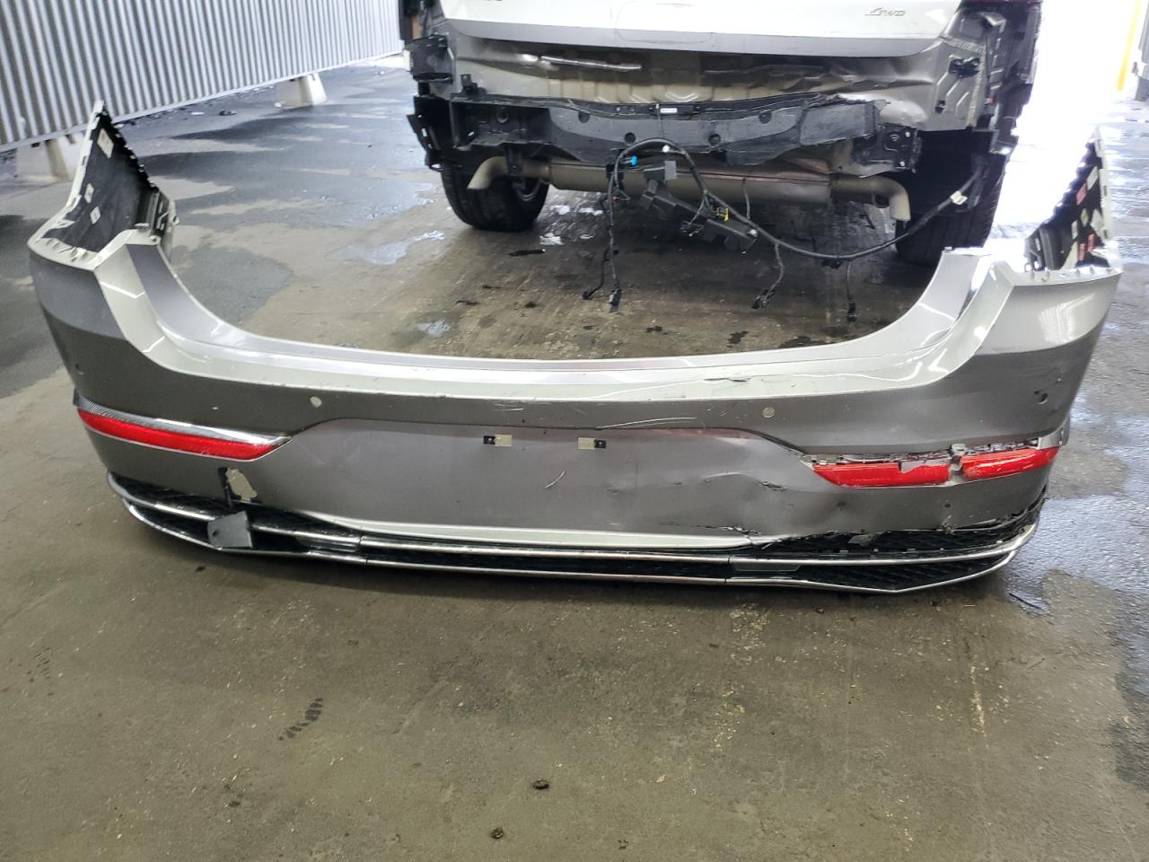 2025 Genesis Gv80 Standard Серебряный vin: KMUHFESB6SU261638 Damage: Rear Bumper, Broken, Replacement Required