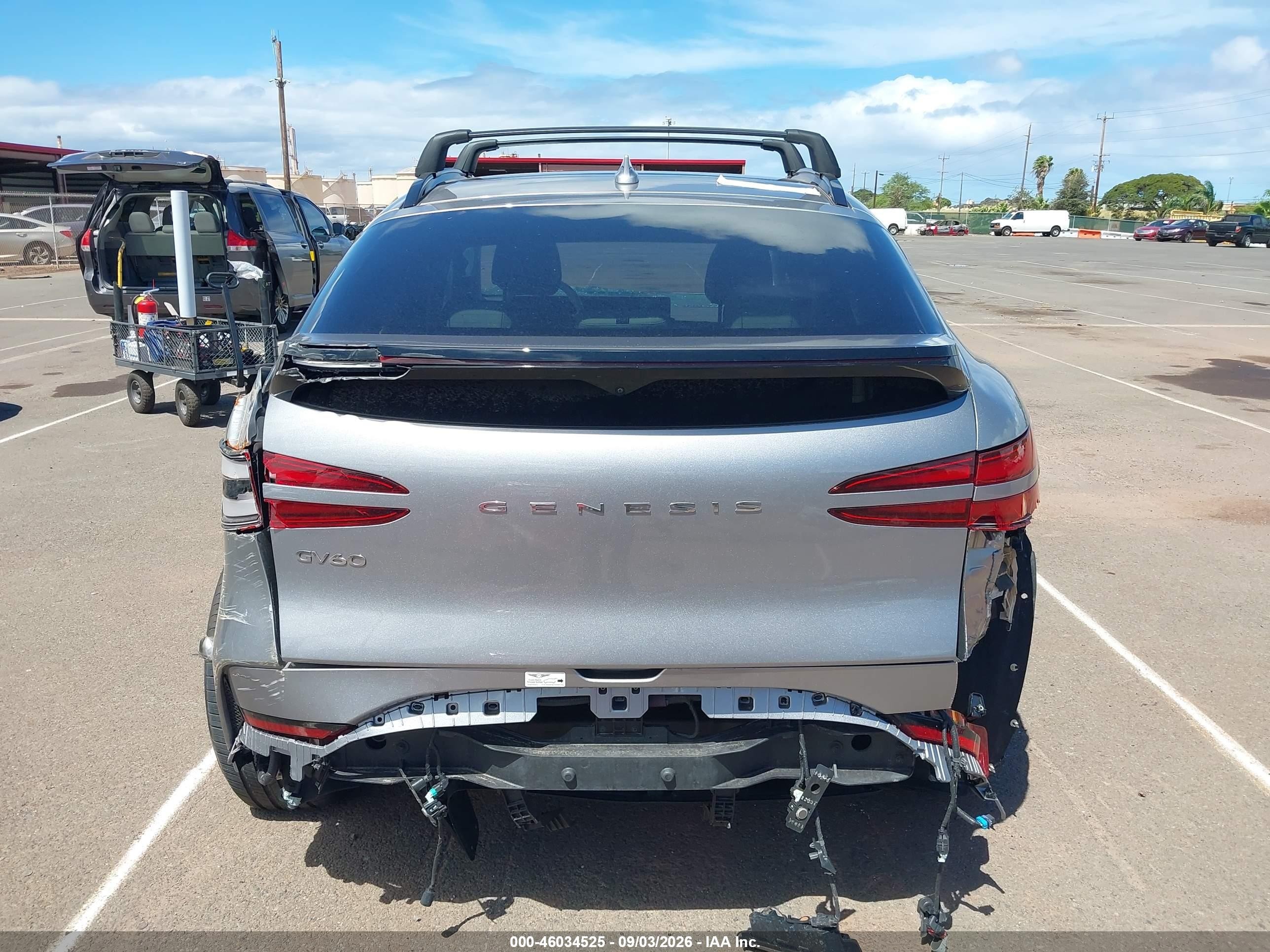 2025 Genesis Gv60 Advanced Awd Серебряный vin: KMUKCDSC8SU027132