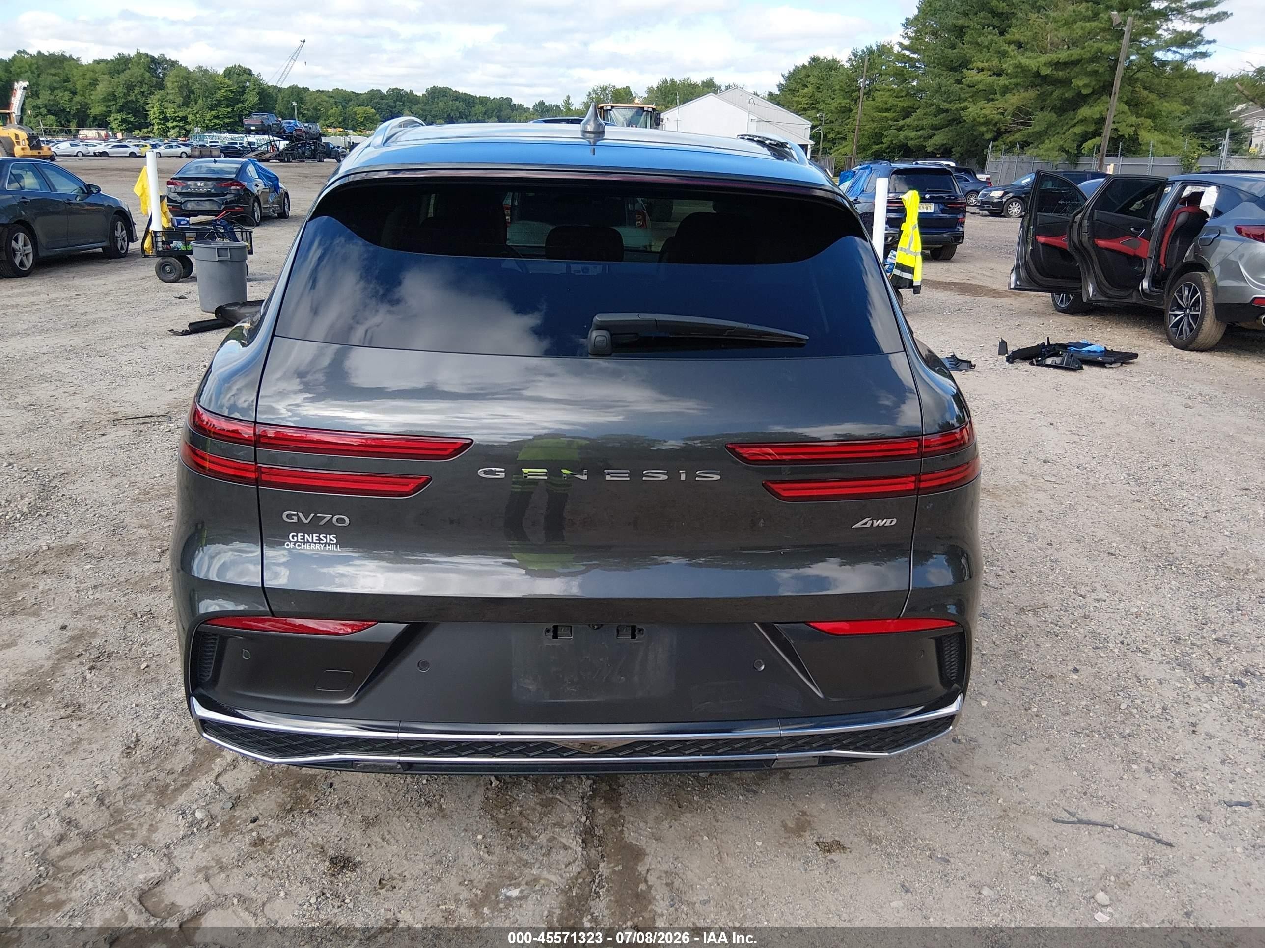 2026 Genesis Gv70 2.5t Select Gray vin: KMUMADTB1TU236282