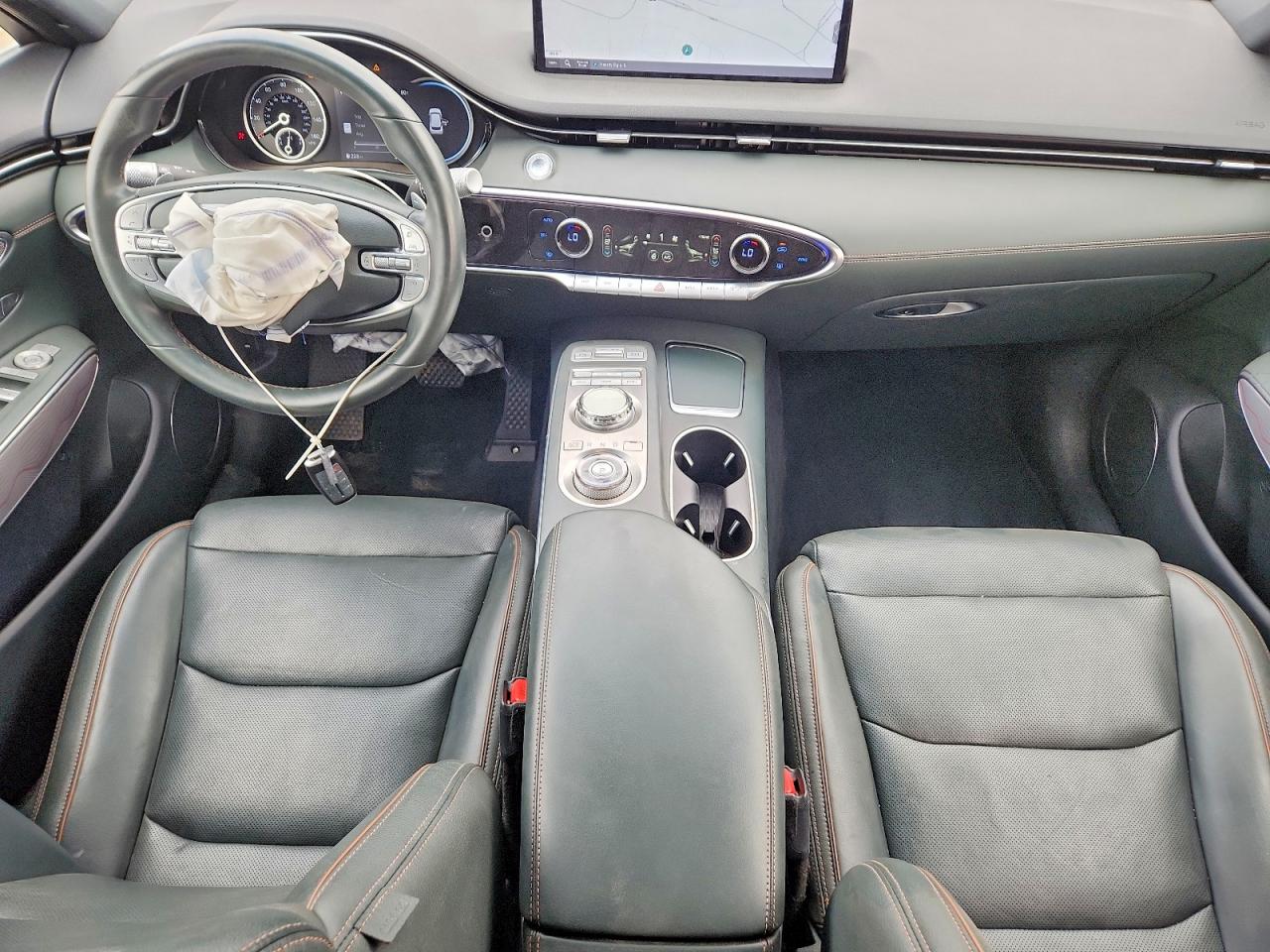2022 Genesis Gv70 2.5t Standard Silver vin: KMUMADTB8NU070684