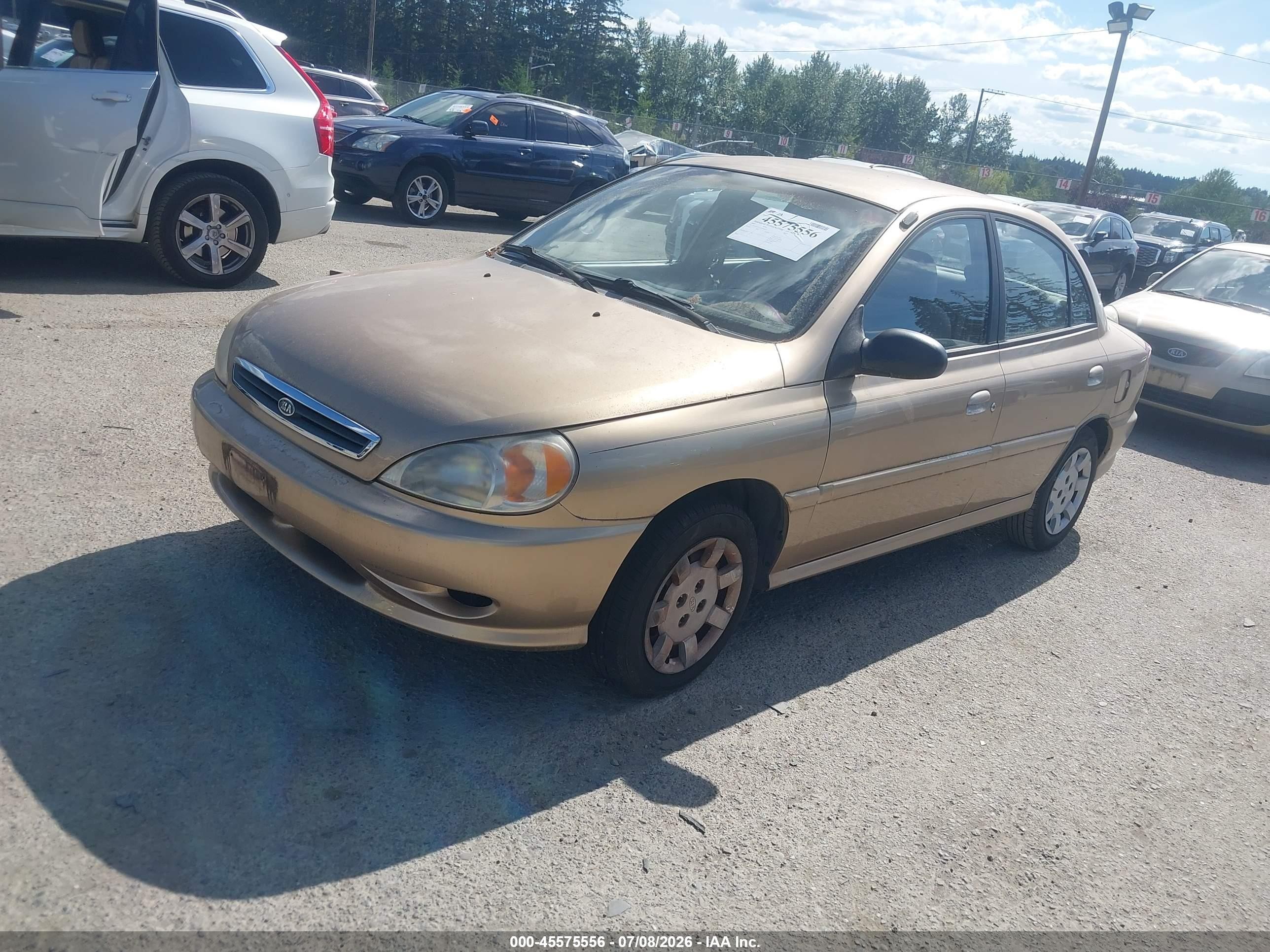 2002 Kia Rio   Gold vin: KNADC123226146435