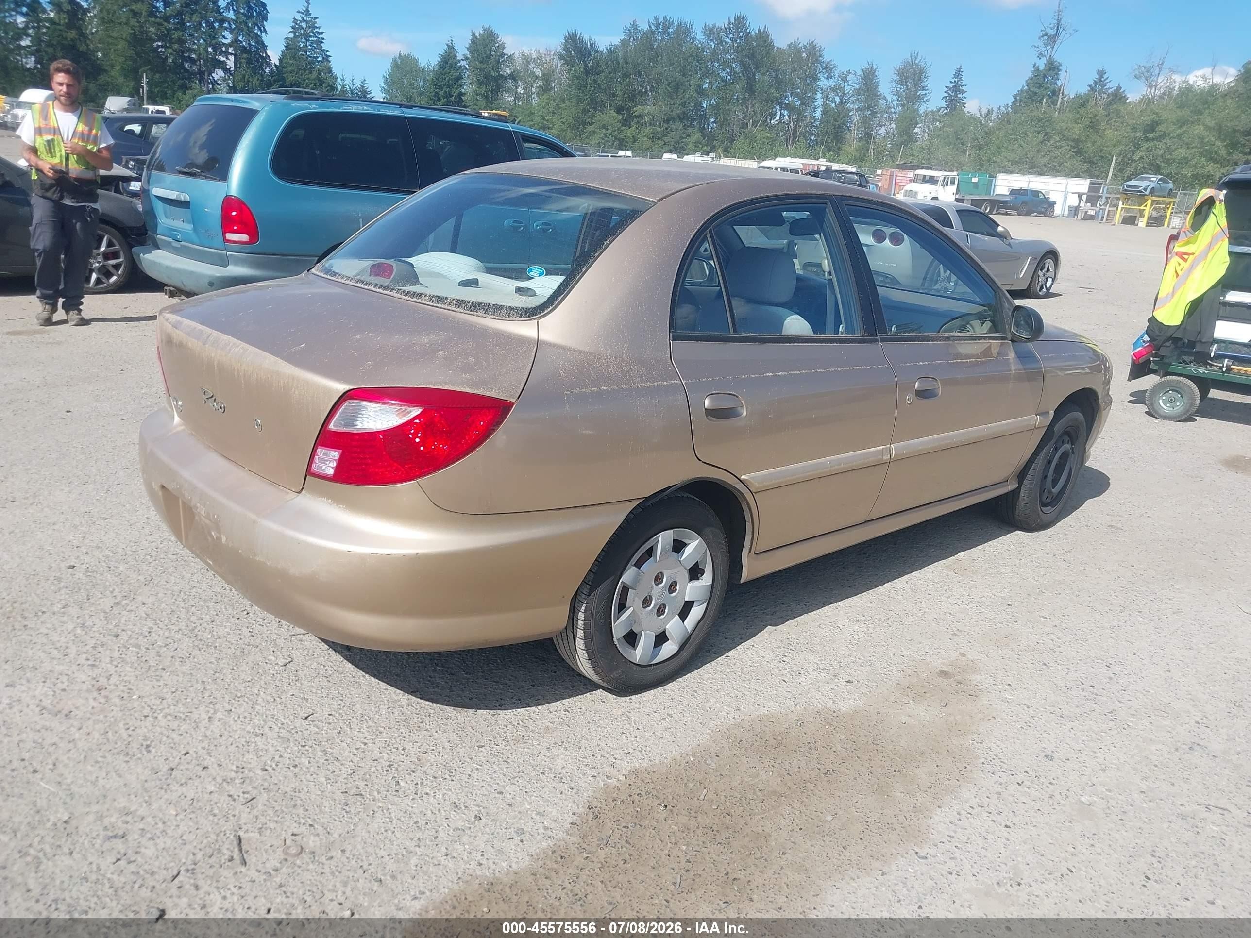 2002 Kia Rio   Gold vin: KNADC123226146435