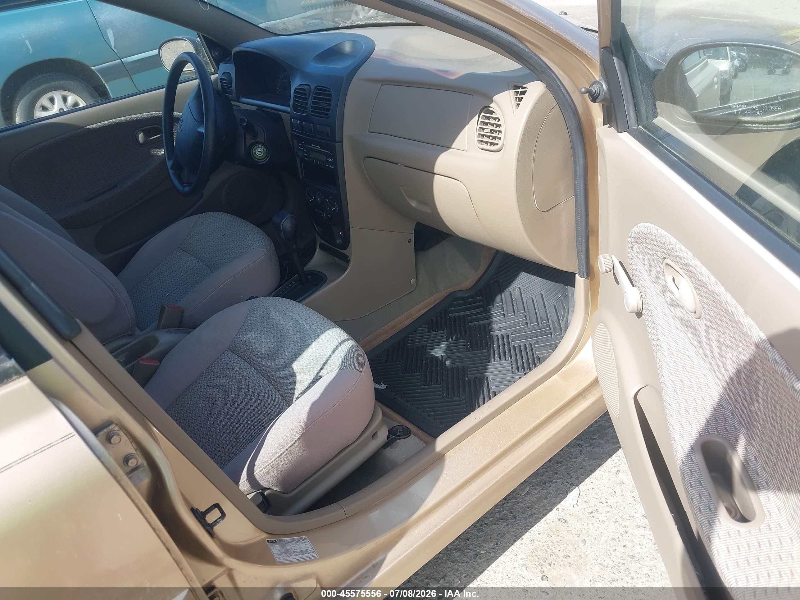 2002 Kia Rio   Gold vin: KNADC123226146435