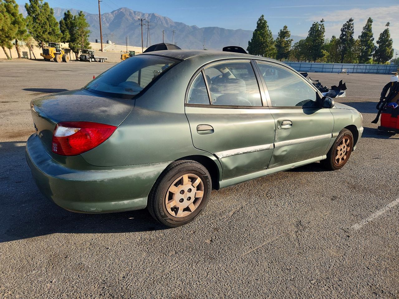 2001 Kia Rio Base Green vin: KNADC123316038887