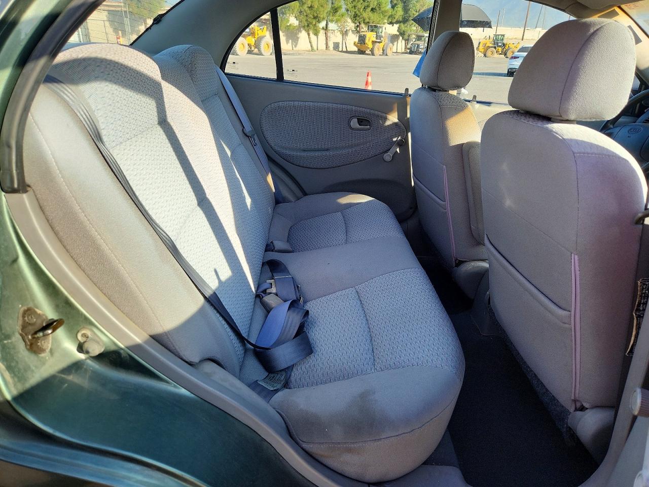 2001 Kia Rio Base Green vin: KNADC123316038887