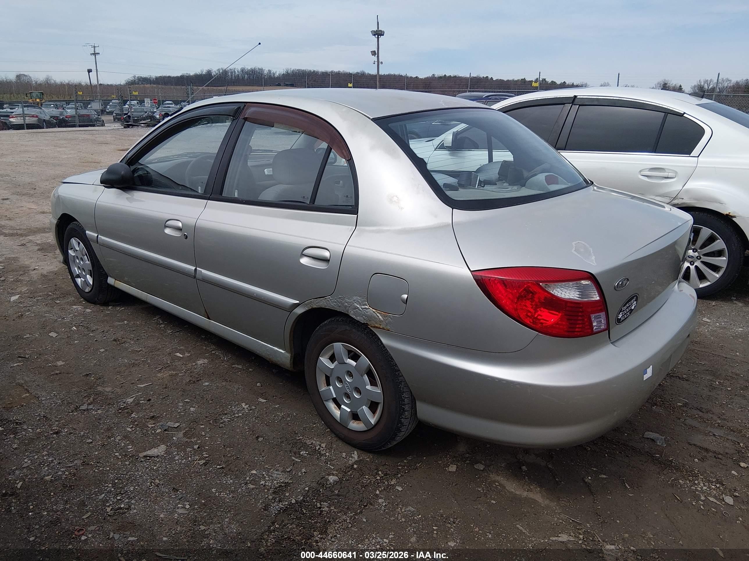 2001 Kia Rio   Silver vin: KNADC123316060811