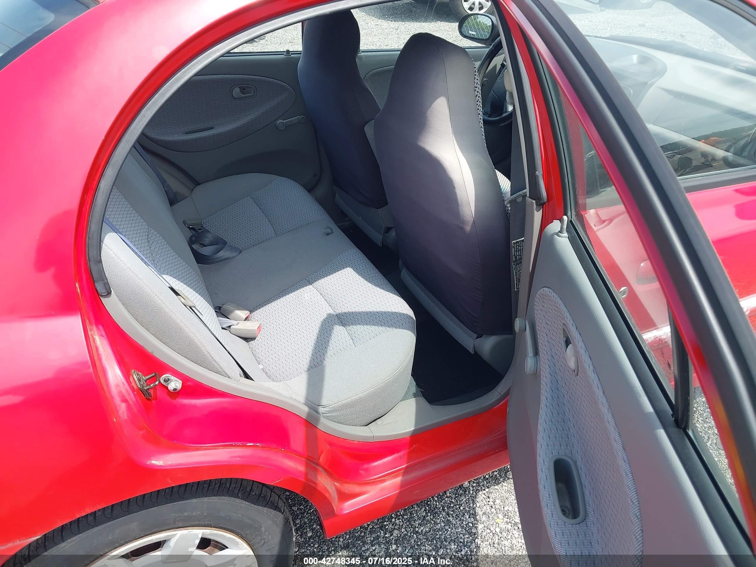 2002 Kia Rio   Red vin: KNADC123326167620