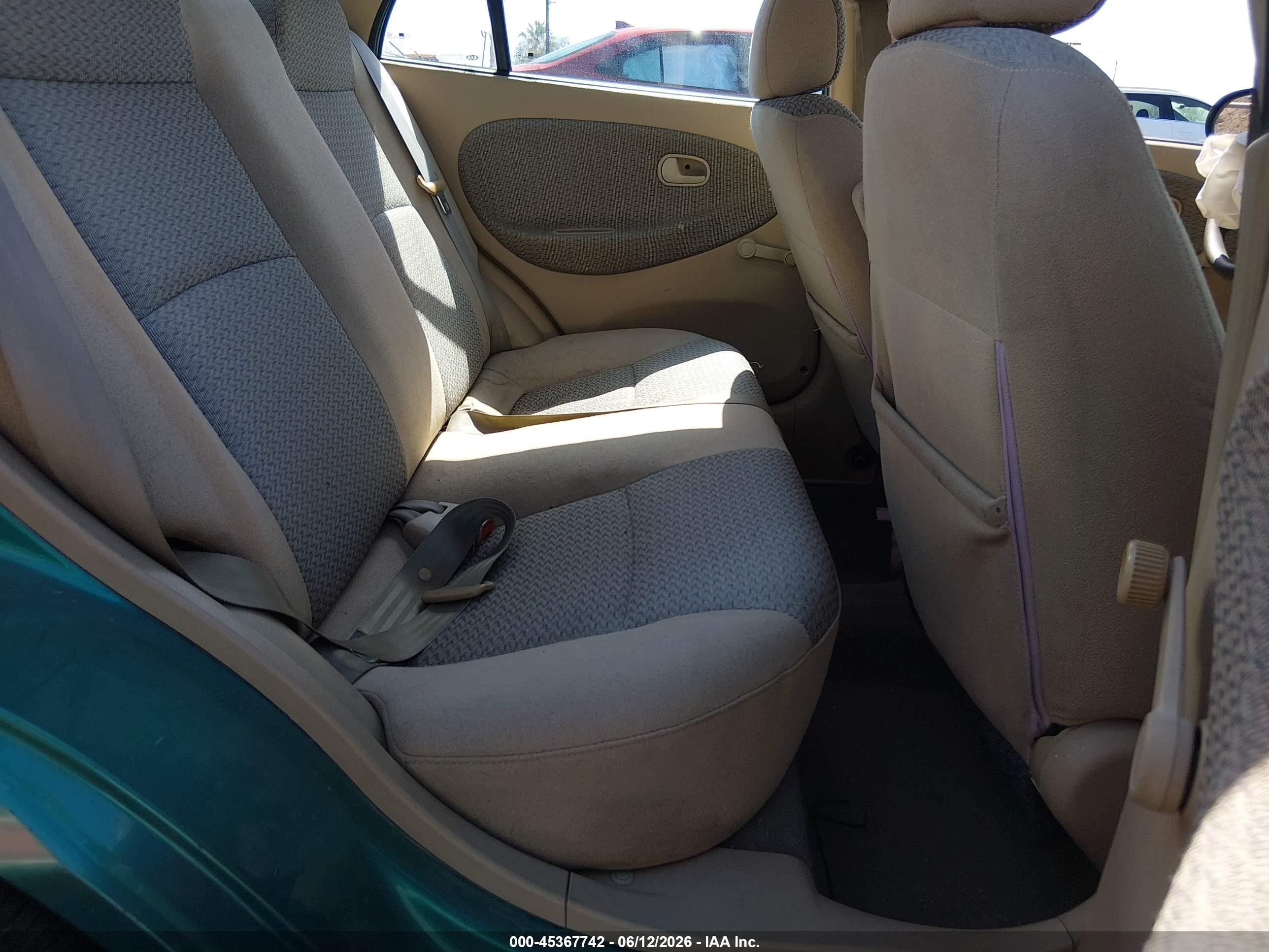 2001 Kia Rio   Green vin: KNADC123516026370
