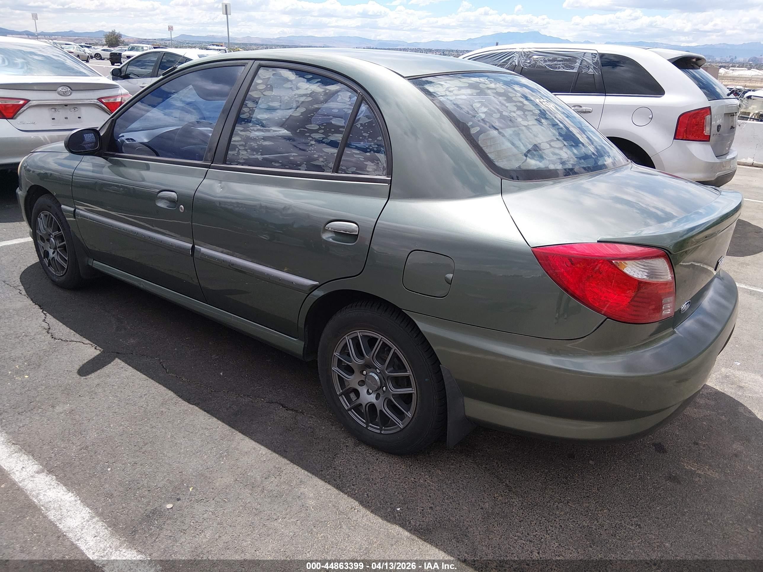 2001 Kia Rio   Зеленый vin: KNADC123516071695