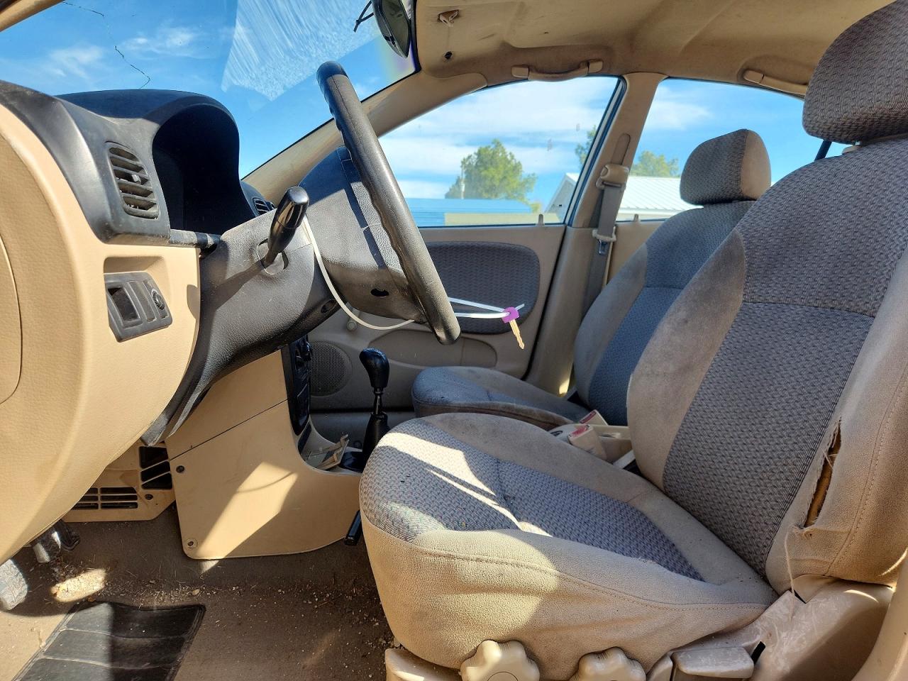 2001 Kia Rio Золотой vin: KNADC123716015855