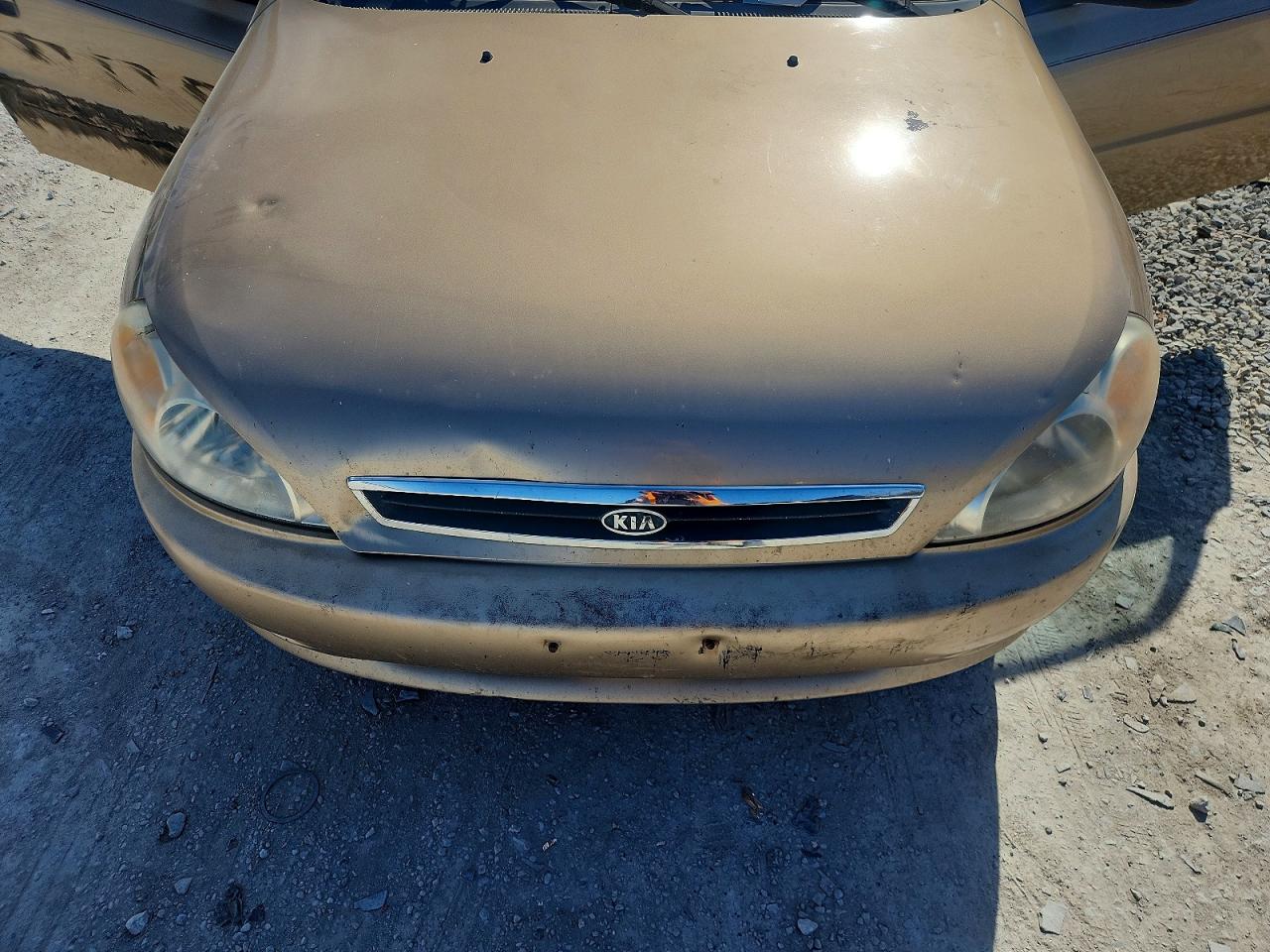 2001 Kia Rio Золотой vin: KNADC123716015855