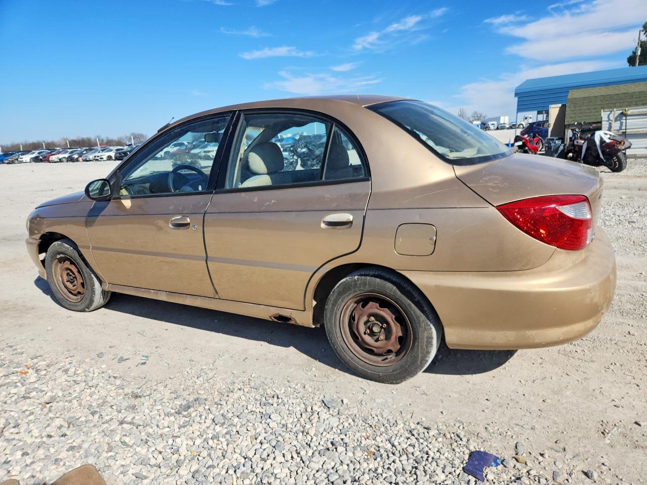 2001 Kia Rio Золотой vin: KNADC123716015855