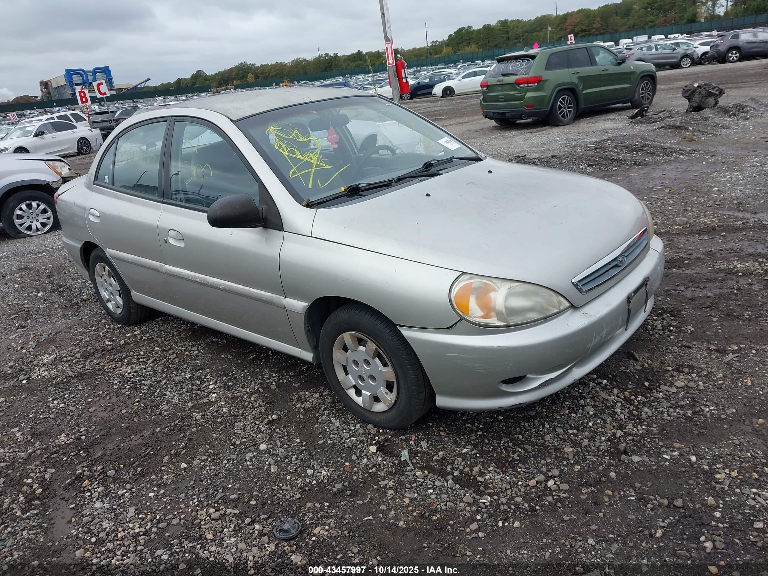2001 Kia Rio   Silver vin: KNADC123716060245