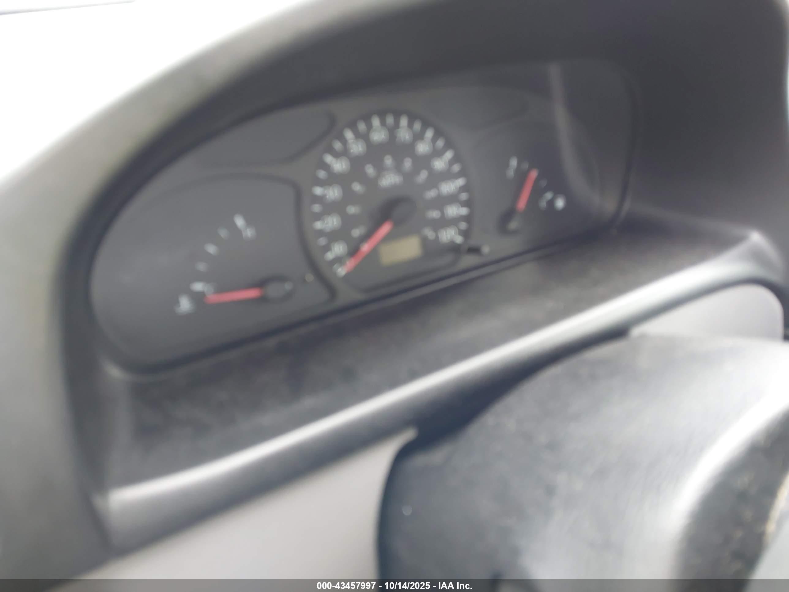 2001 Kia Rio   Silver vin: KNADC123716060245