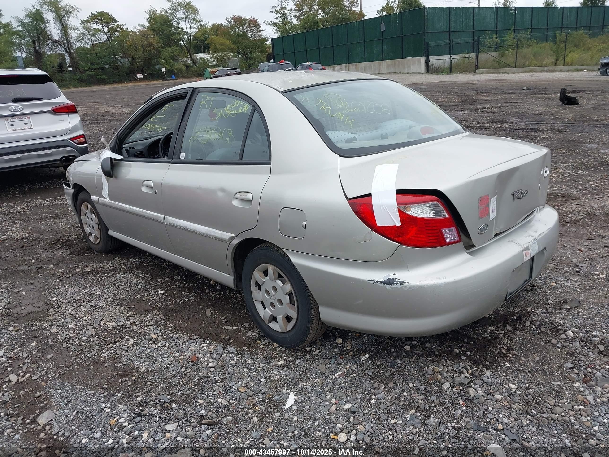 2001 Kia Rio   Silver vin: KNADC123716060245