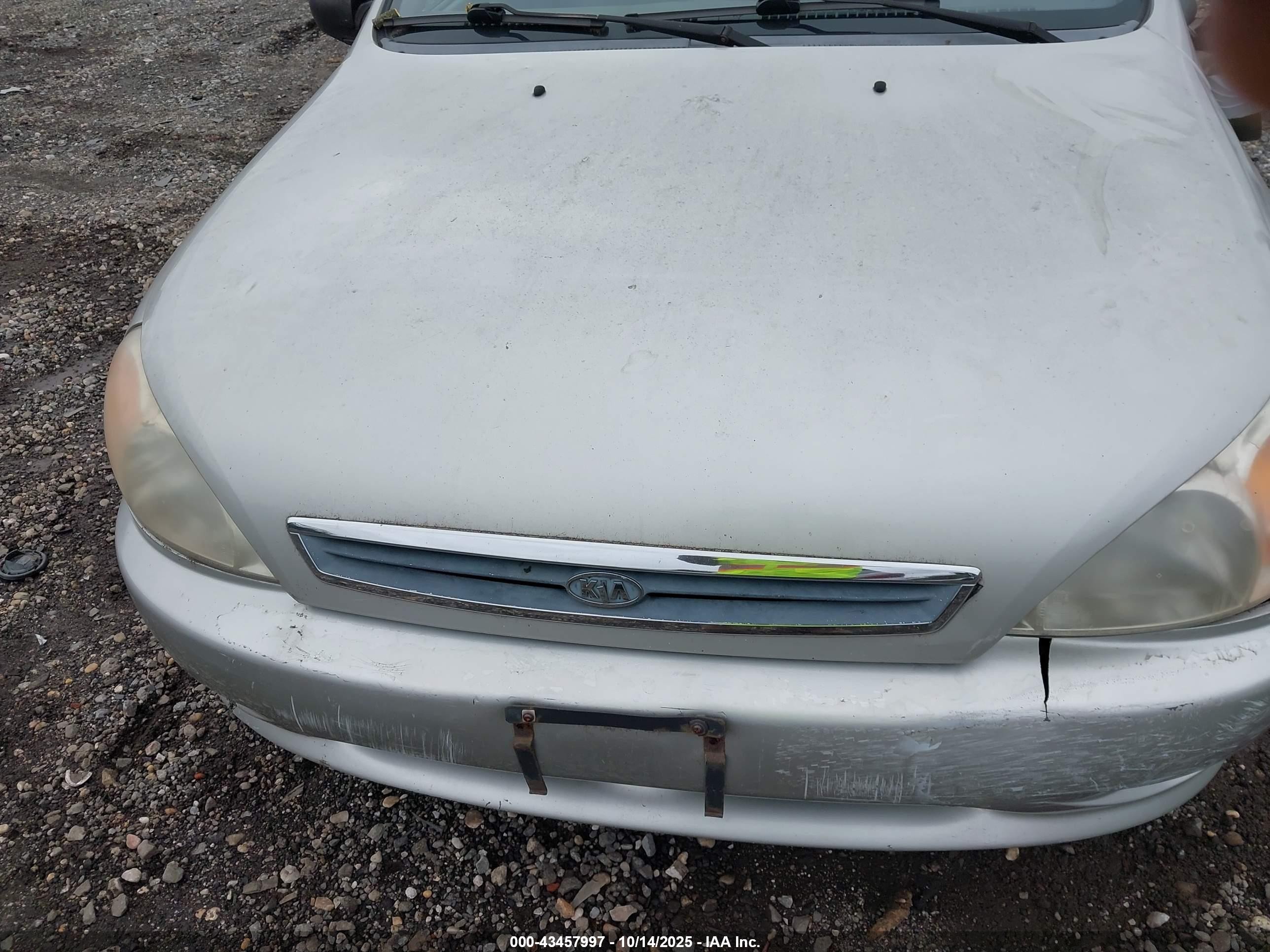 2001 Kia Rio   Silver vin: KNADC123716060245
