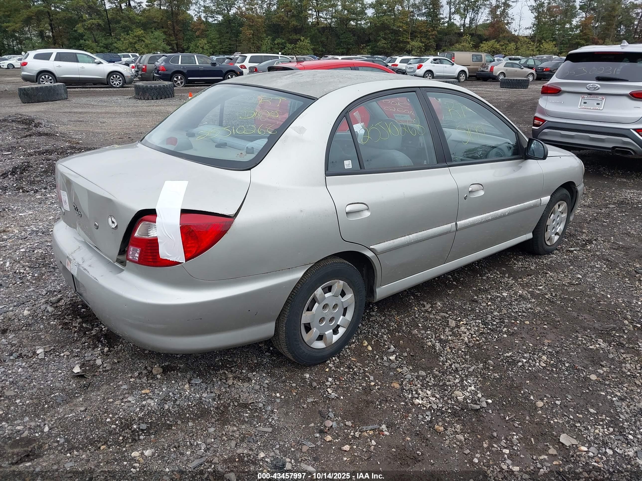 2001 Kia Rio   Silver vin: KNADC123716060245