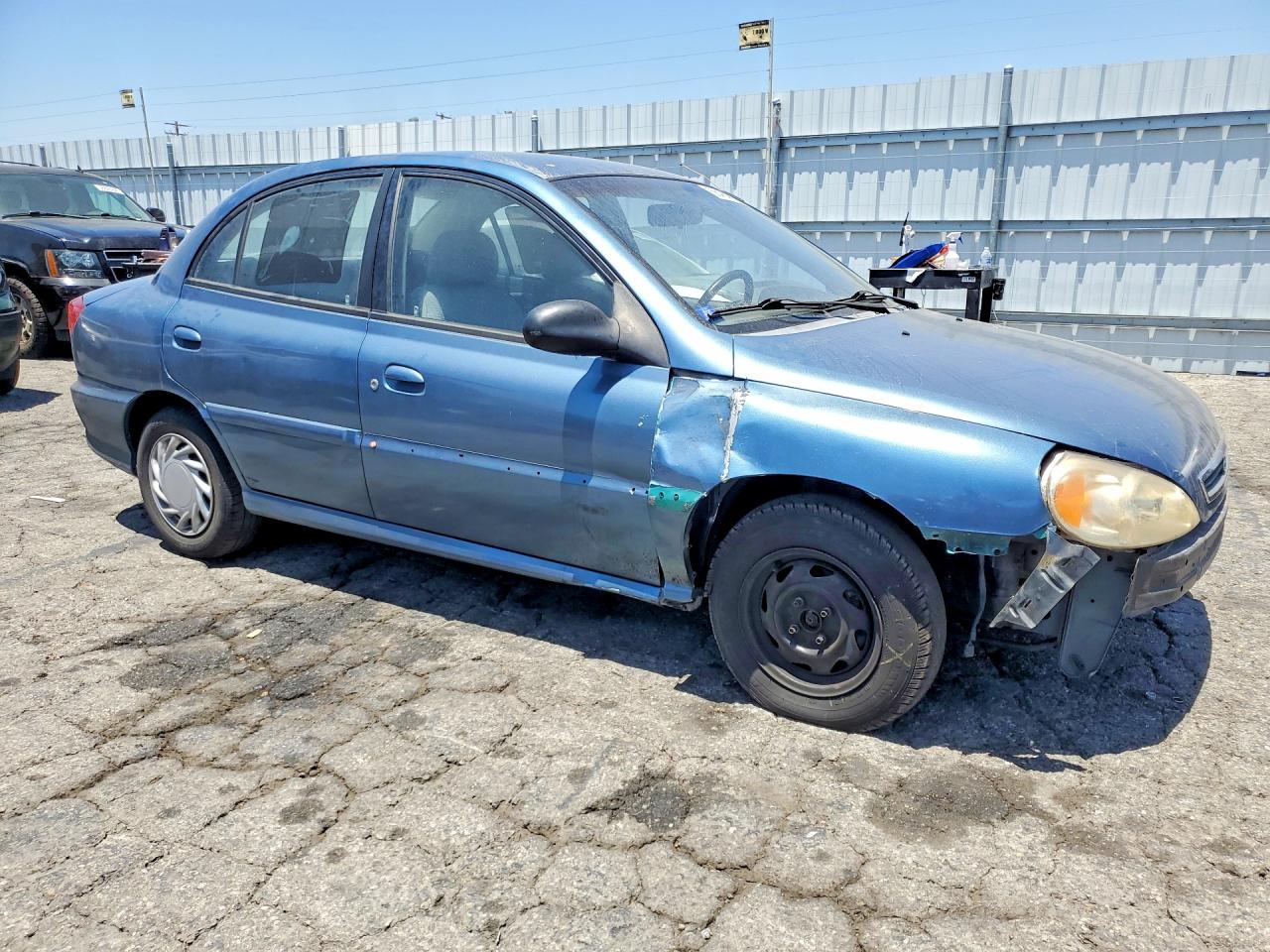2001 Kia Rio Base Синий vin: KNADC123916050476