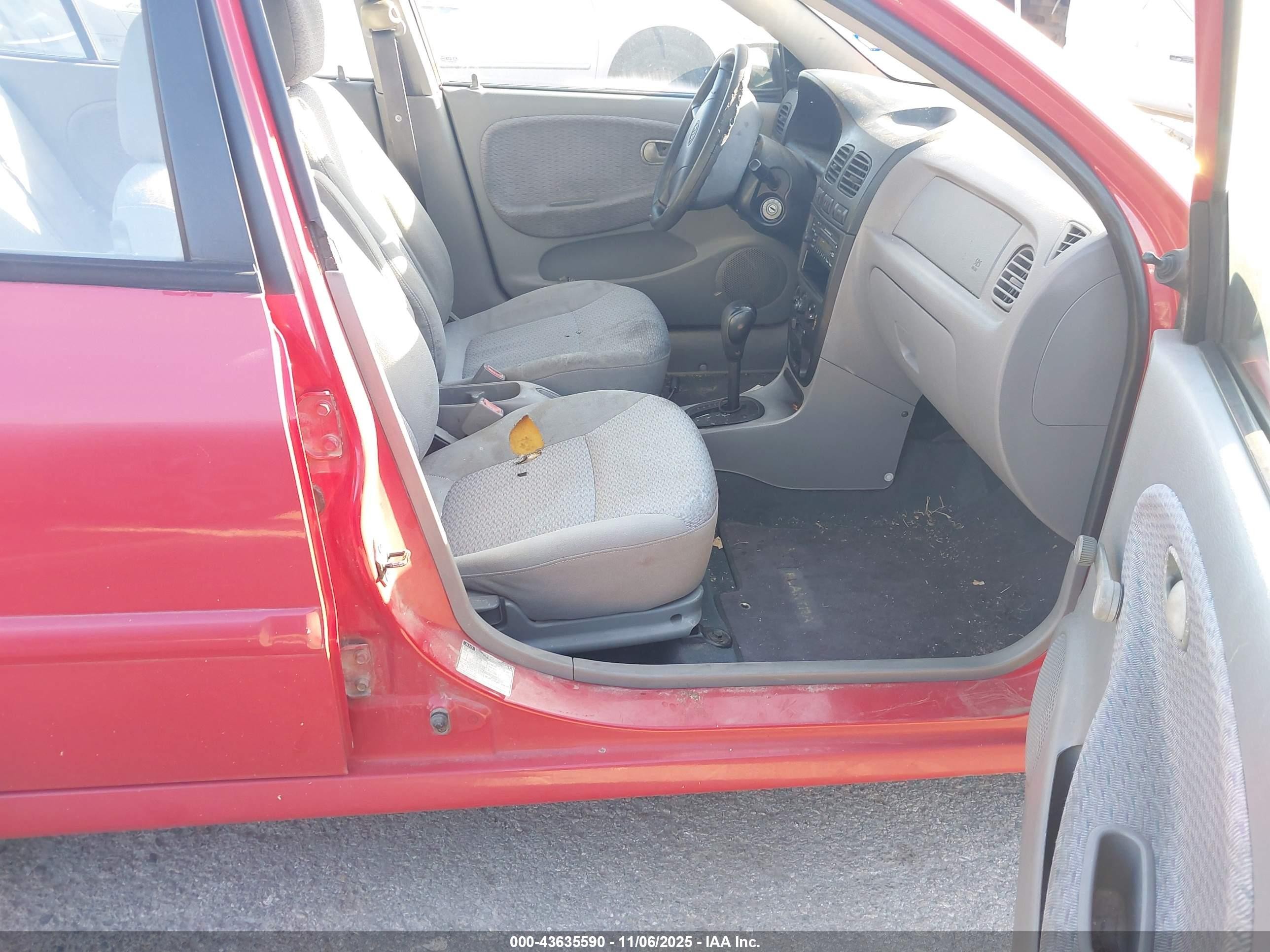 2002 Kia Rio   Red vin: KNADC123926094298