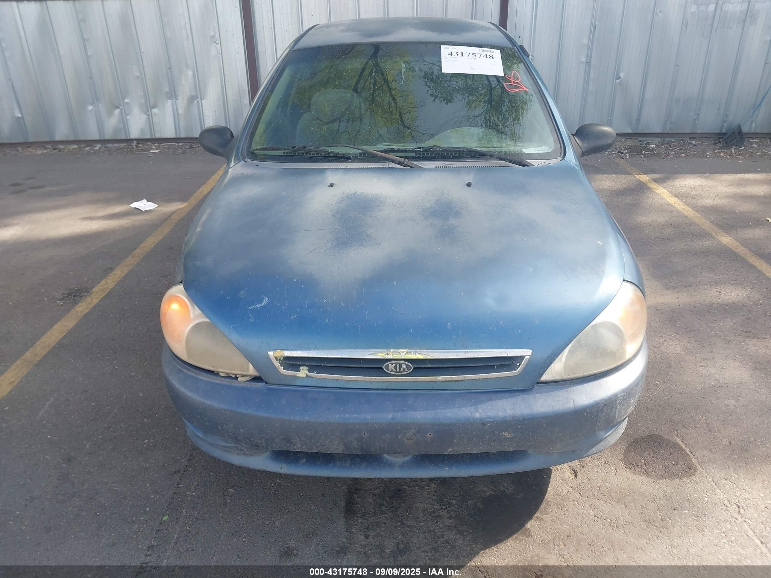 2002 Kia Rio   Blue vin: KNADC123926157156