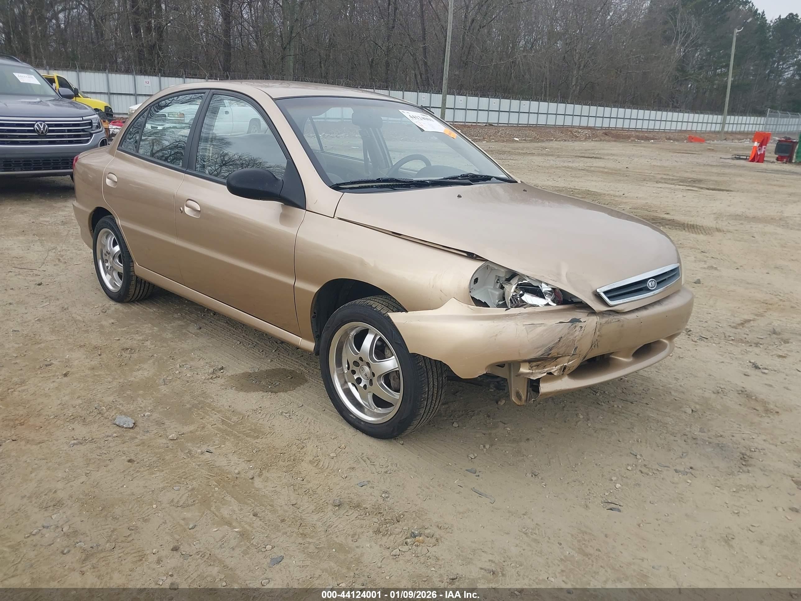 2001 Kia Rio   Beige vin: KNADC123X16014652