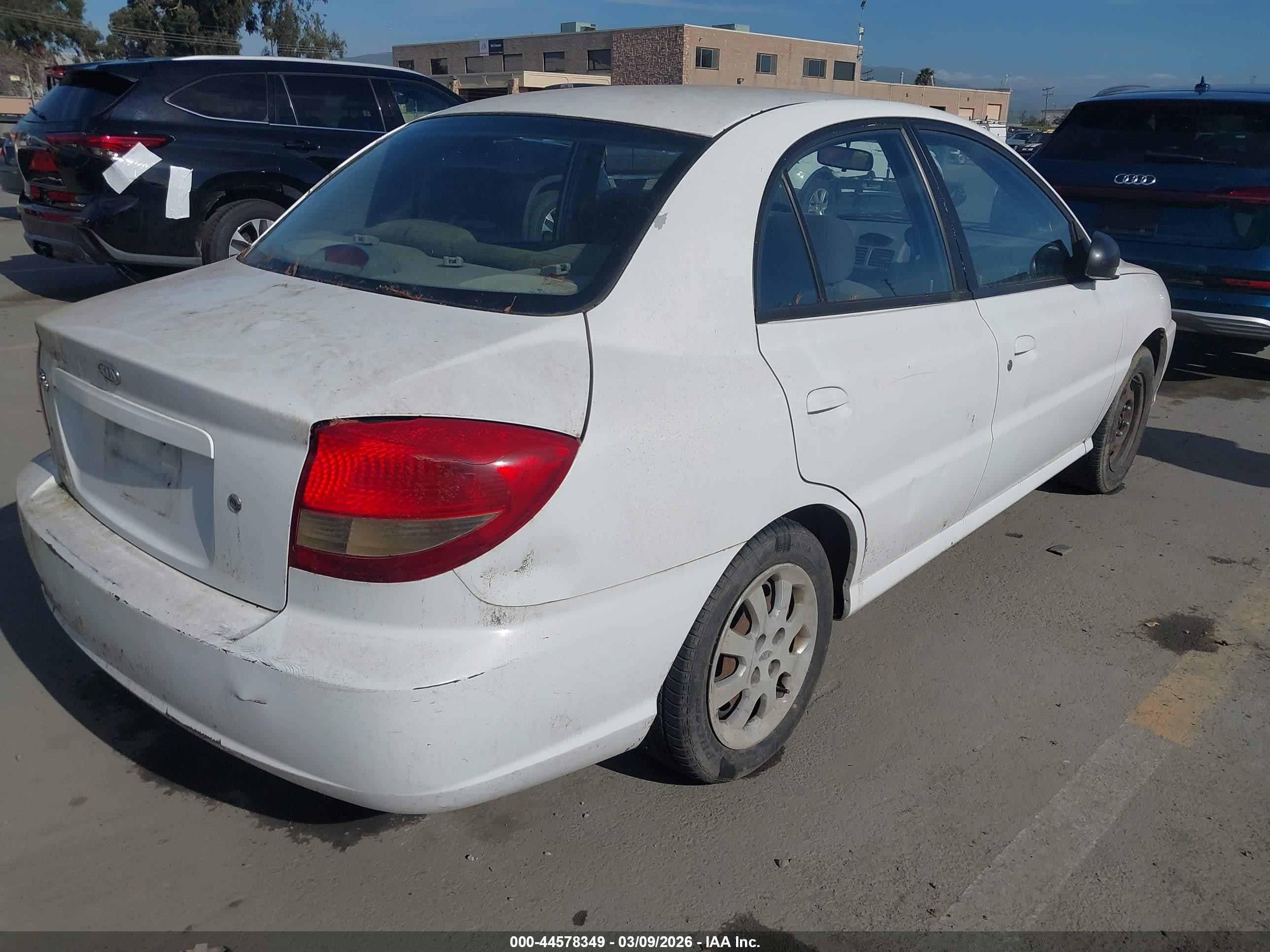 2005 Kia Rio   Белый vin: KNADC125456377679
