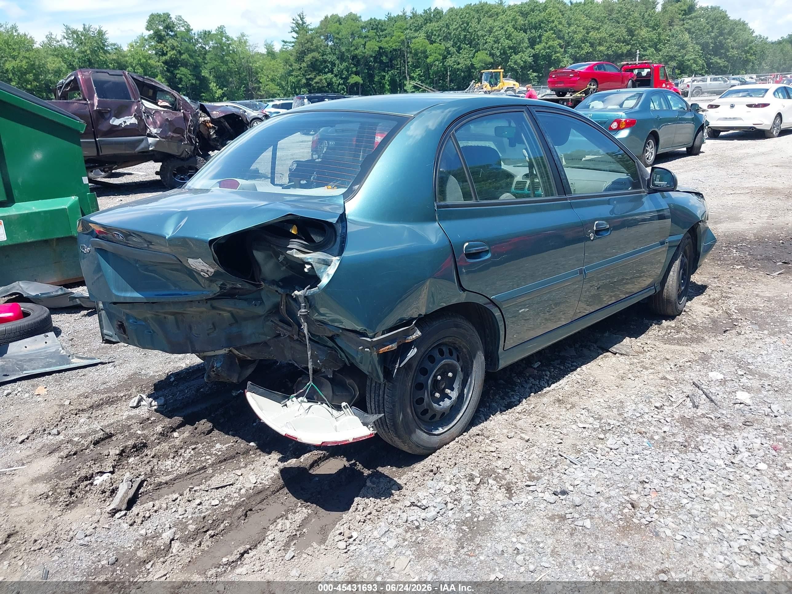 2003 Kia Rio   Green vin: KNADC125636274843