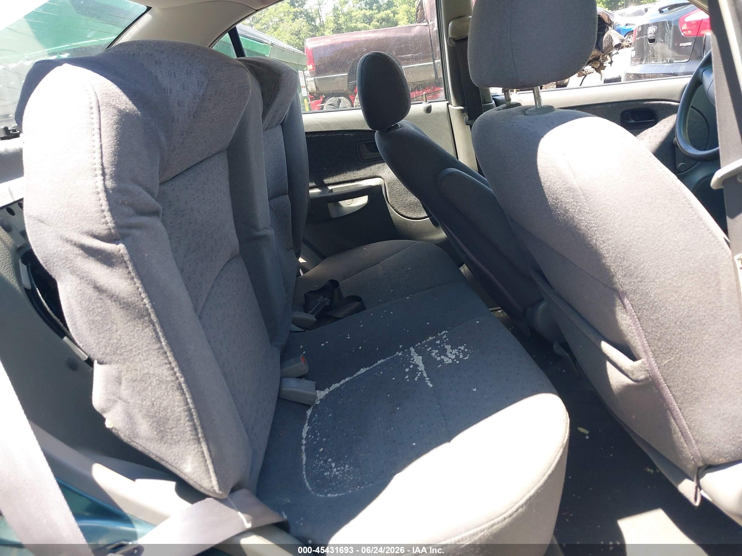 2003 Kia Rio   Green vin: KNADC125636274843